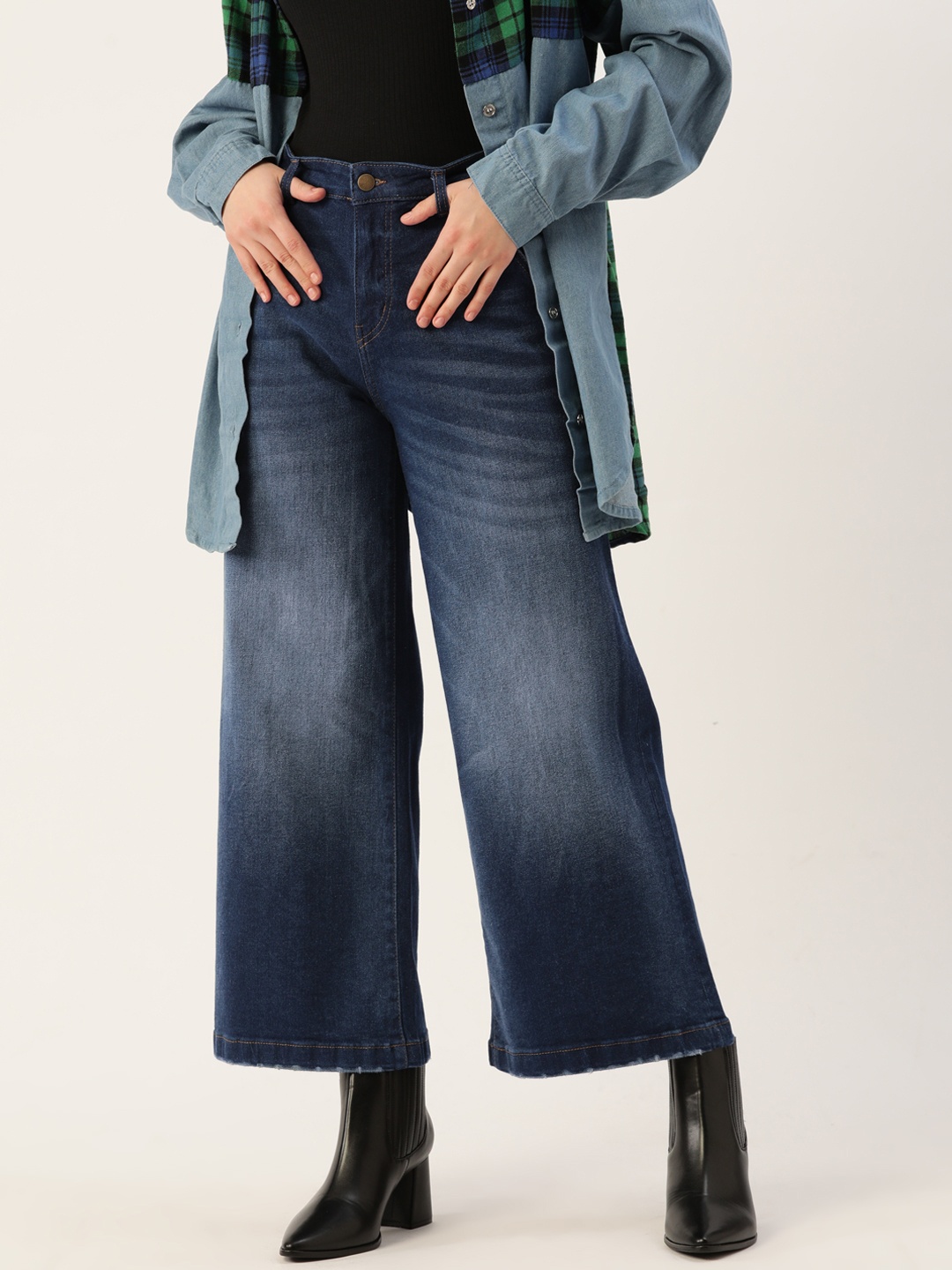 4WRD by Dressberry Women Navy Blue Wide Leg High-Rise Light Fade Stretchable Jeans
4WRD by Dressberry Women Navy Blue Wide Leg High-Rise Light Fade Stretchable Jeans
