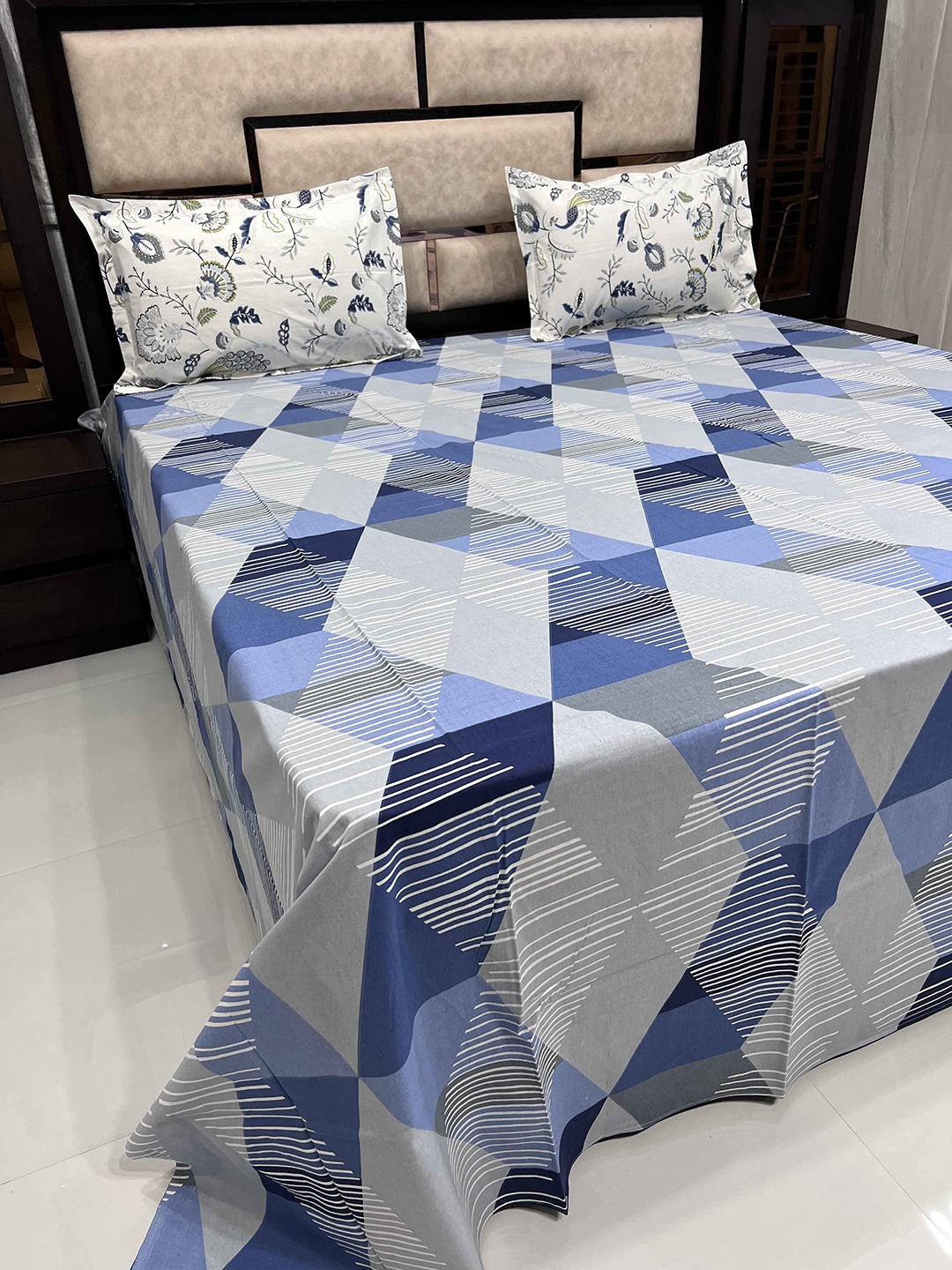 Pure Decor Blue & Grey Geometric Printed Cotton 400 TC King Bedsheet with 2 Pillow Covers
Pure Decor Blue & Grey Geometric Printed Cotton 400 TC King Bedsheet with 2 Pillow Covers