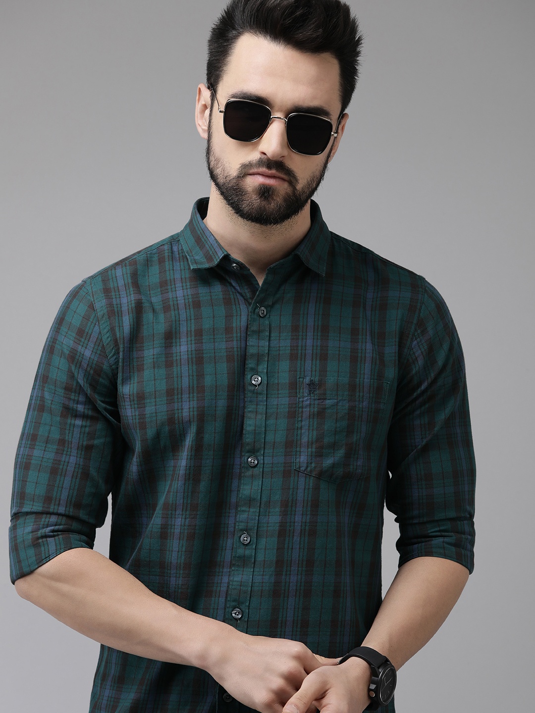 French Connection Men Teal Green & Blue Classic Slim Fit Checked Pure Cotton Casual Shirt
French Connection Men Teal Green & Blue Classic Slim Fit Checked Pure Cotton Casual Shirt