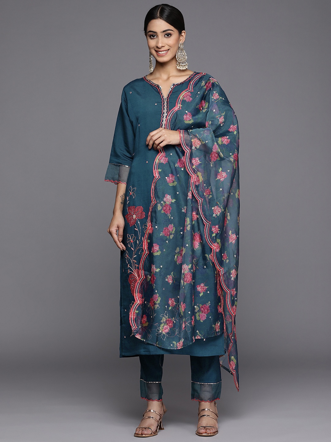 Indo Era Women Blue & Pink Floral Embroidered Thread Work Kurta with Trousers & Dupatta
Indo Era Women Blue & Pink Floral Embroidered Thread Work Kurta with Trousers & Dupatta