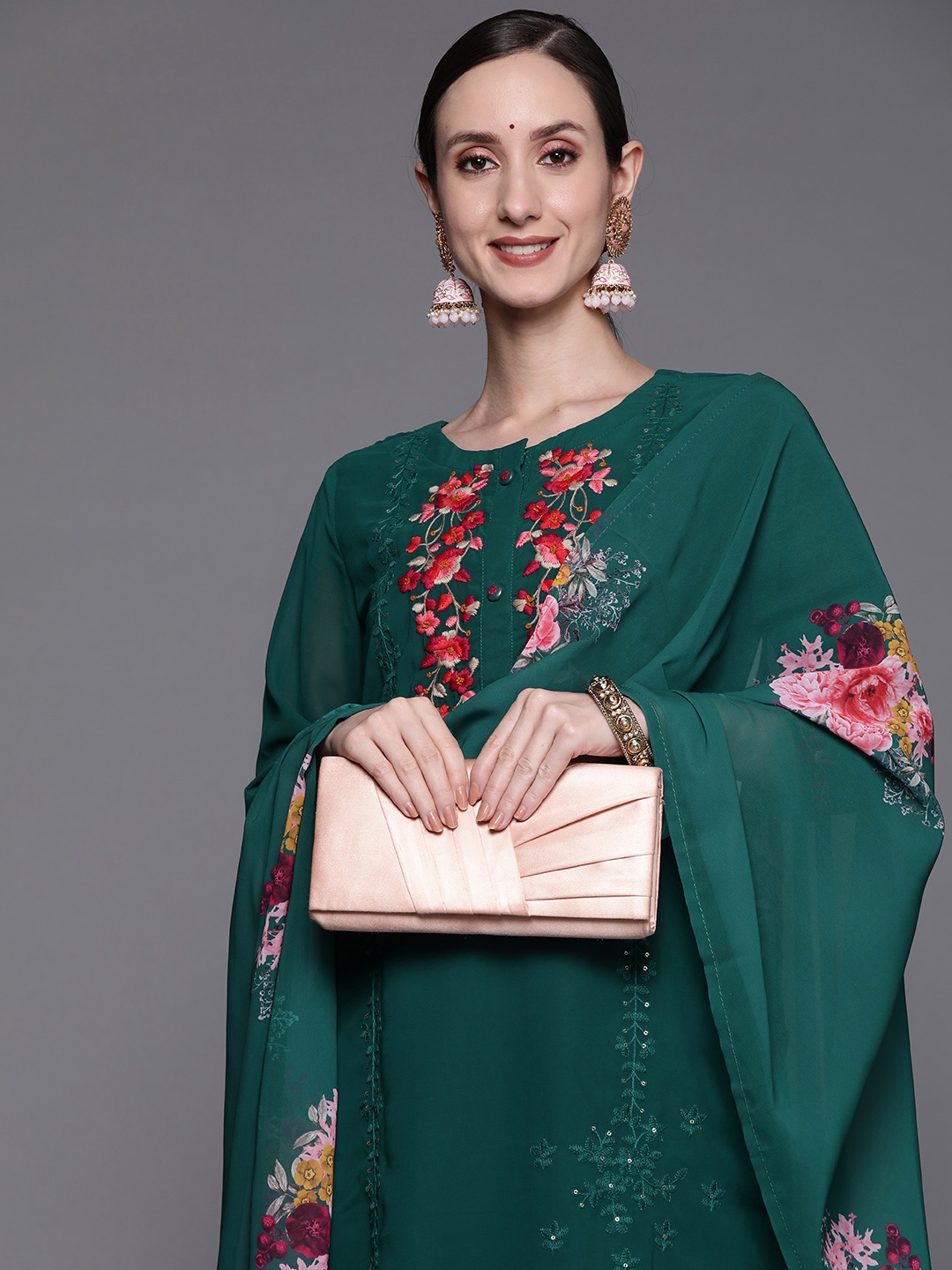 Indo Era Women Green Floral Embroidered Thread Work Kurta with Trousers & With Dupatta
Indo Era Women Green Floral Embroidered Thread Work Kurta with Trousers & With Dupatta