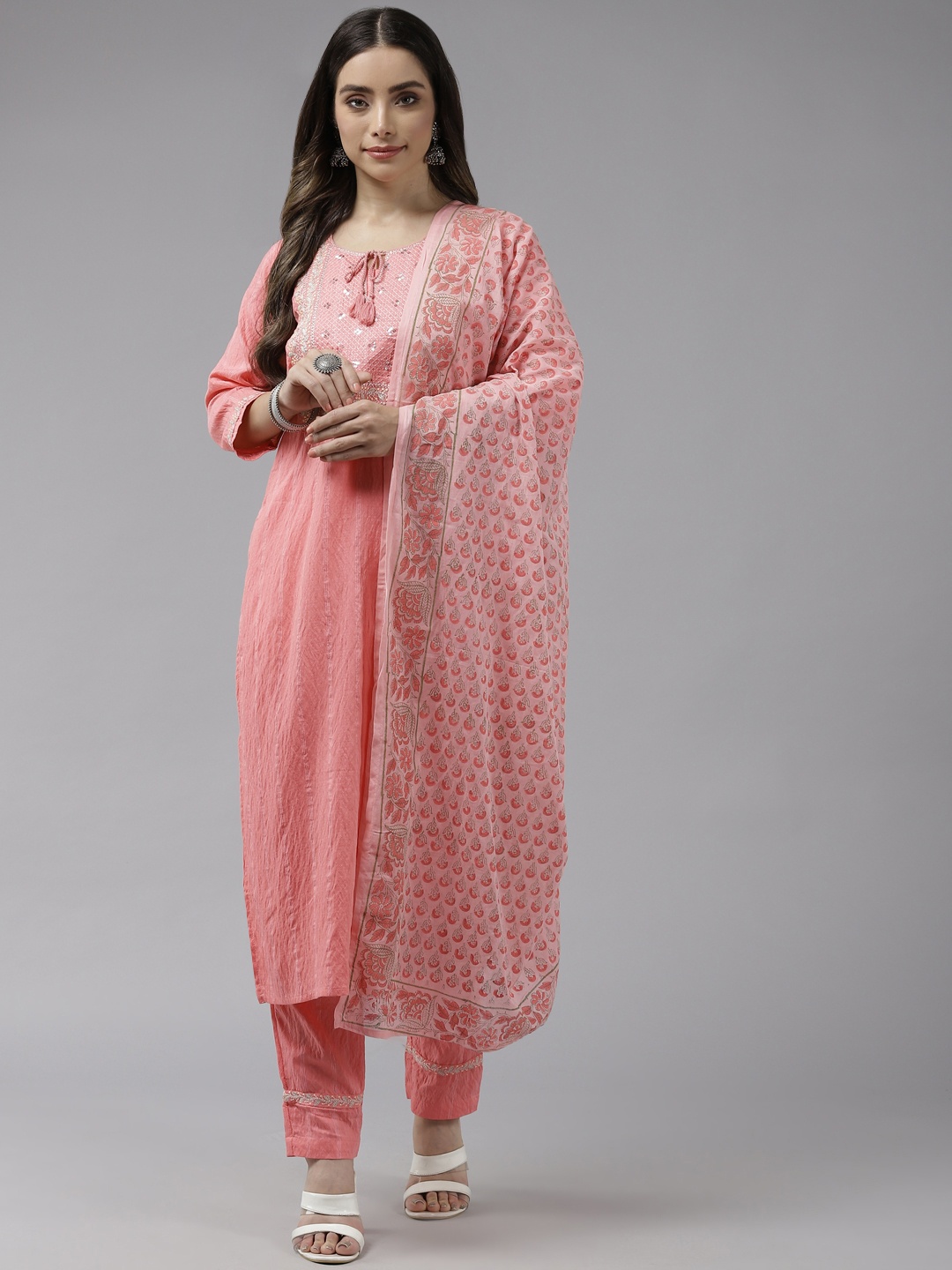 Prakrti Women Peach-Coloured Ethnic Motifs Embroidered Work Kurta with Trousers & Dupatta
Prakrti Women Peach-Coloured Ethnic Motifs Embroidered Work Kurta with Trousers & Dupatta