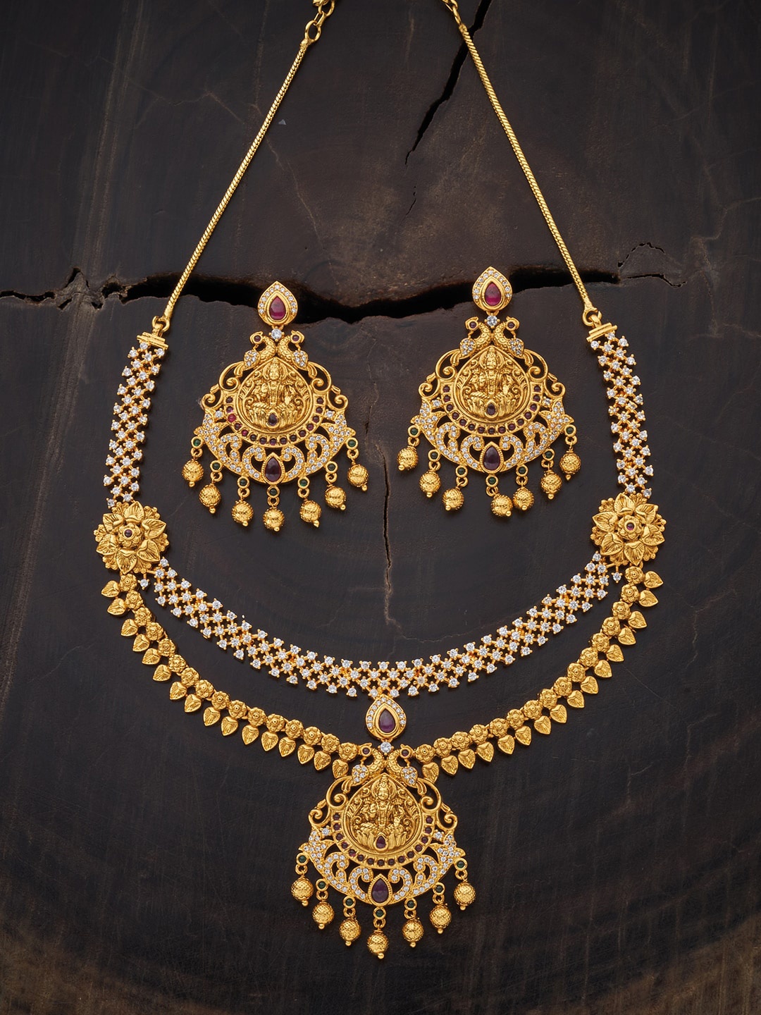 Kushal's Fashion Jewellery Gold-Toned Red & White Stone Studded & Beaded Antique Jewellery Set
Kushal's Fashion Jewellery Gold-Toned Red & White Stone Studded & Beaded Antique Jewellery Set