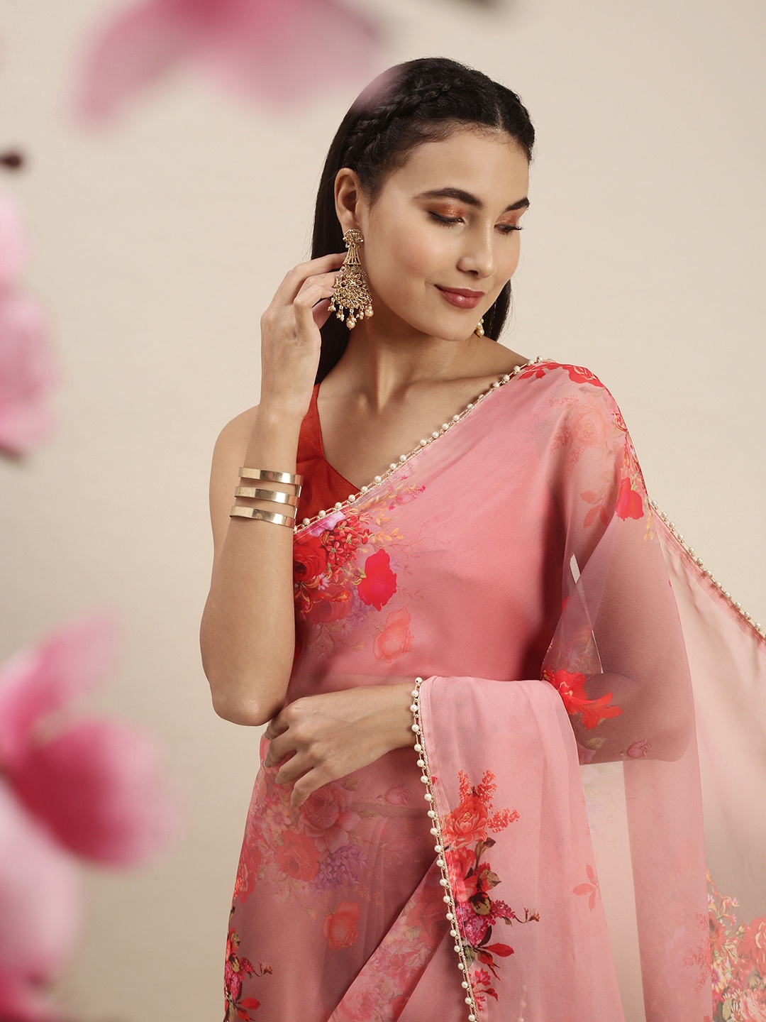 LOOKNBOOK ART Floral Printed Georgette Saree, Pink