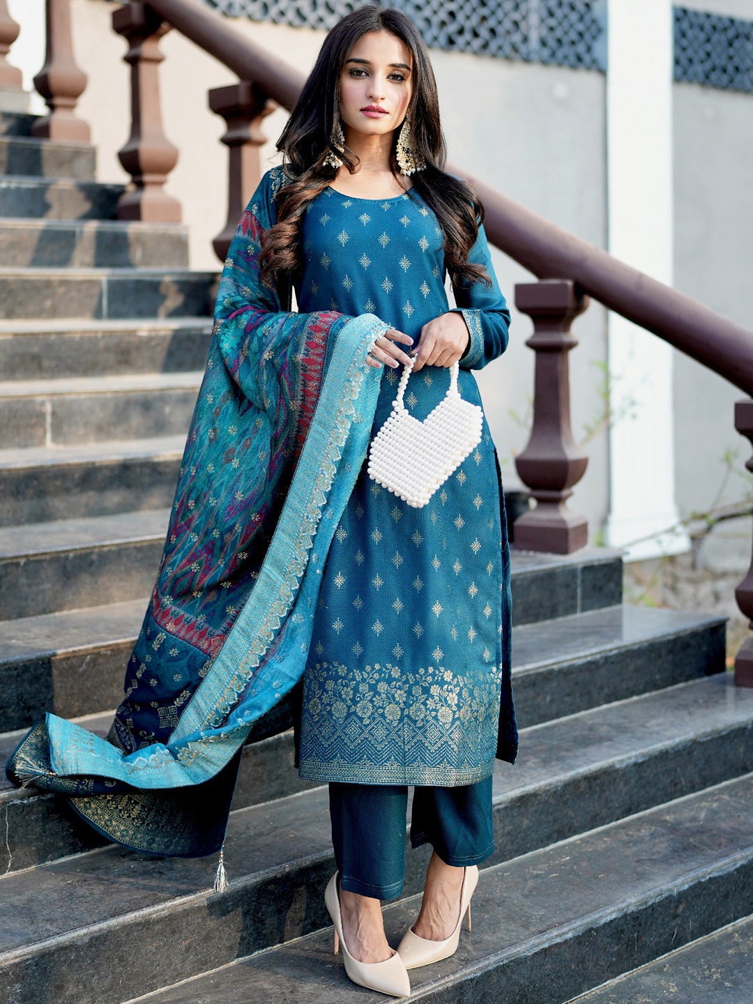 Libas Women Teal Ethnic Motifs Printed Pashmina Wool Kurta with Trousers & With Dupatta
Libas Women Teal Ethnic Motifs Printed Pashmina Wool Kurta with Trousers & With Dupatta