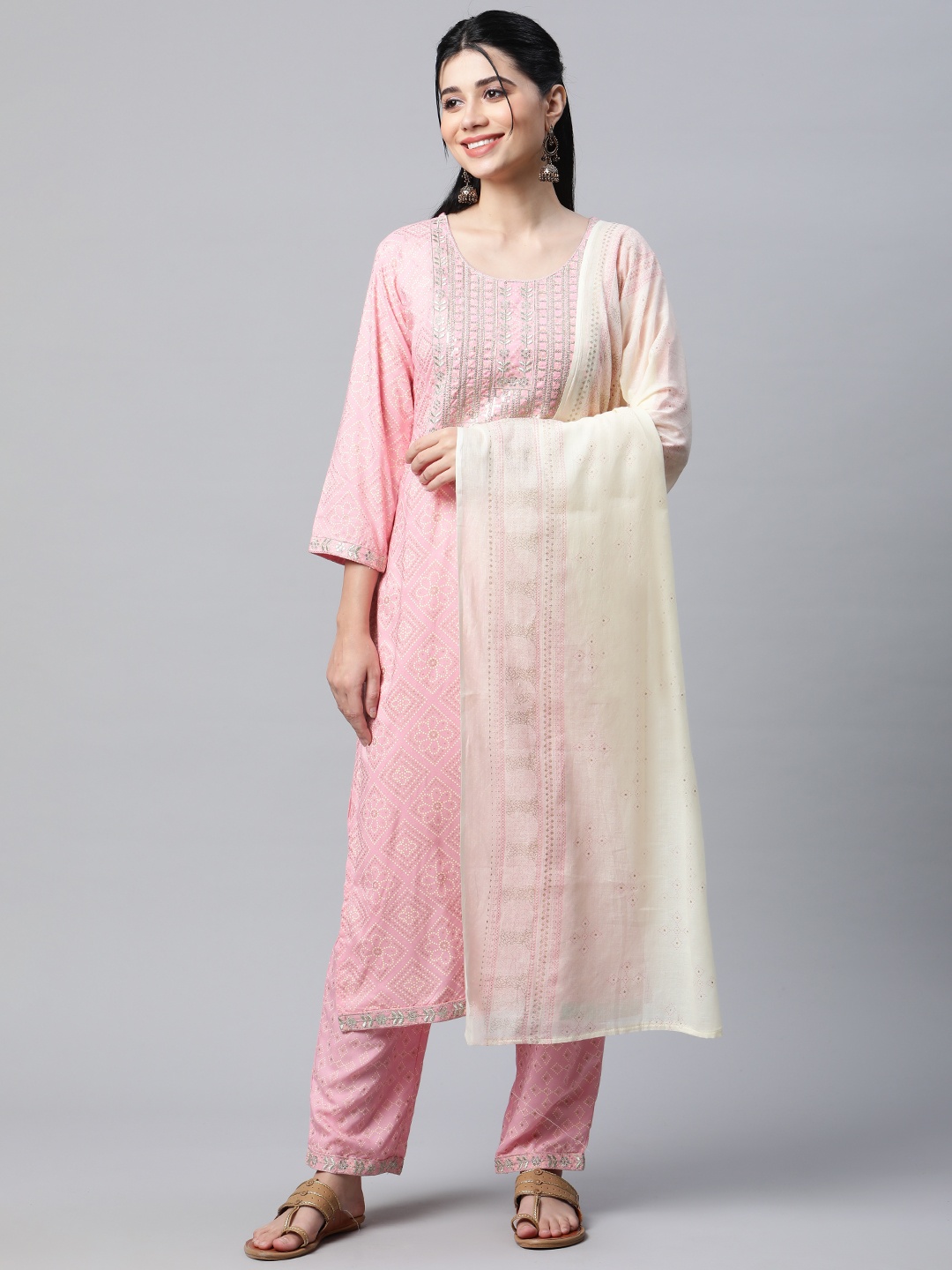 mokshi Women Pink& Golden Bandhani Printed Sequinned Kurta with Trousers & With Dupatta
mokshi Women Pink& Golden Bandhani Printed Sequinned Kurta with Trousers & With Dupatta