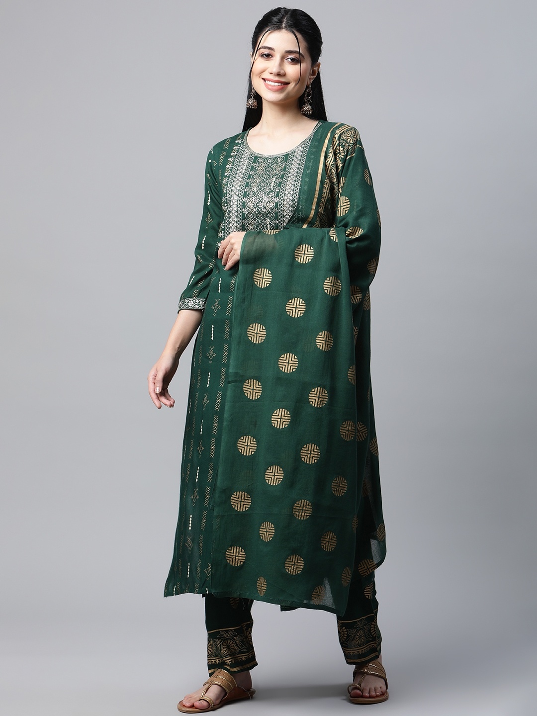 mokshi Women Green & Golden Ethnic Printed Sequinned Kurta with Trousers & With Dupatta
mokshi Women Green & Golden Ethnic Printed Sequinned Kurta with Trousers & With Dupatta