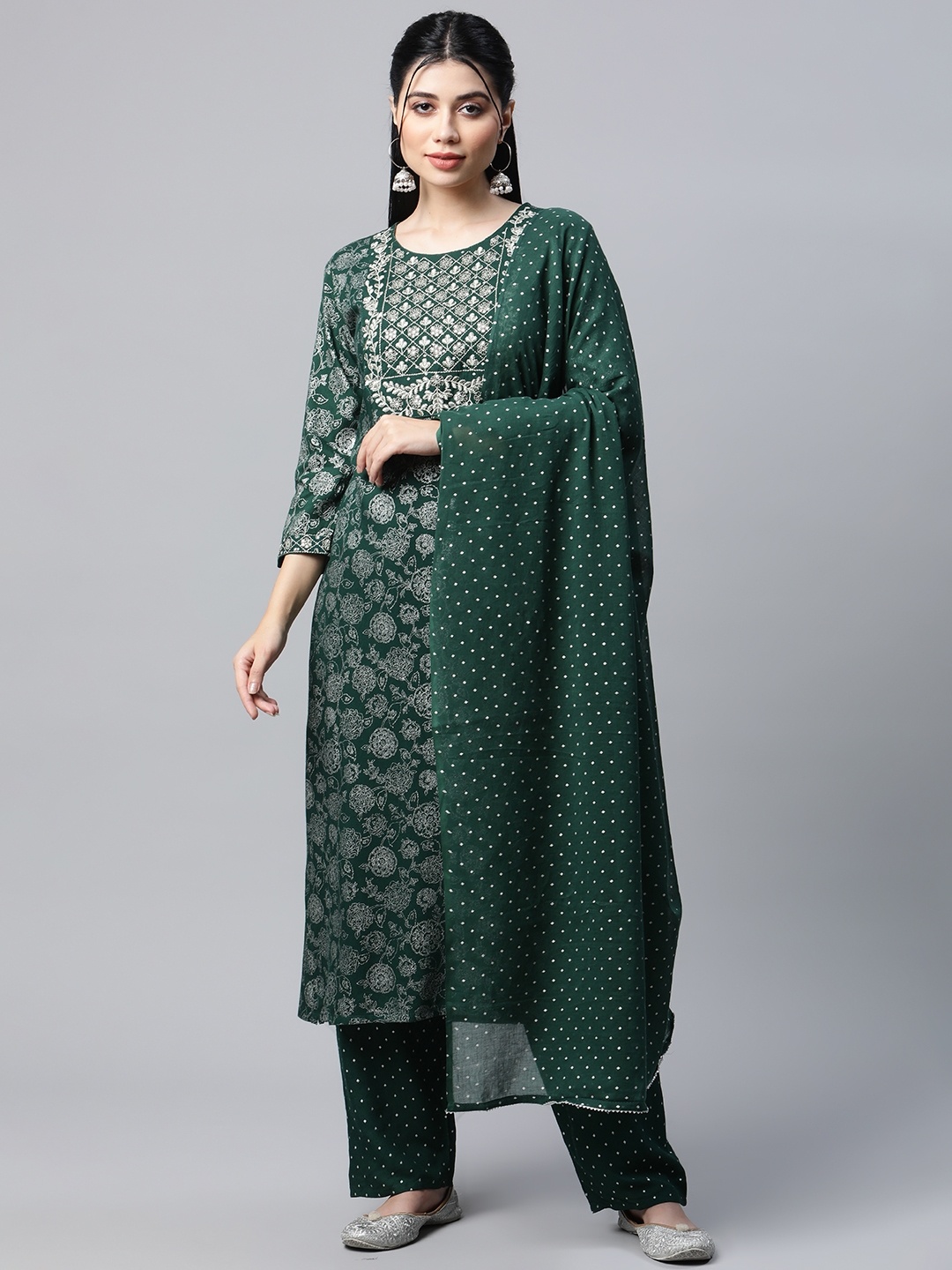 mokshi Women Green Ethnic Motifs Printed Sequinned Kurta with Palazzos & With Dupatta
mokshi Women Green Ethnic Motifs Printed Sequinned Kurta with Palazzos & With Dupatta