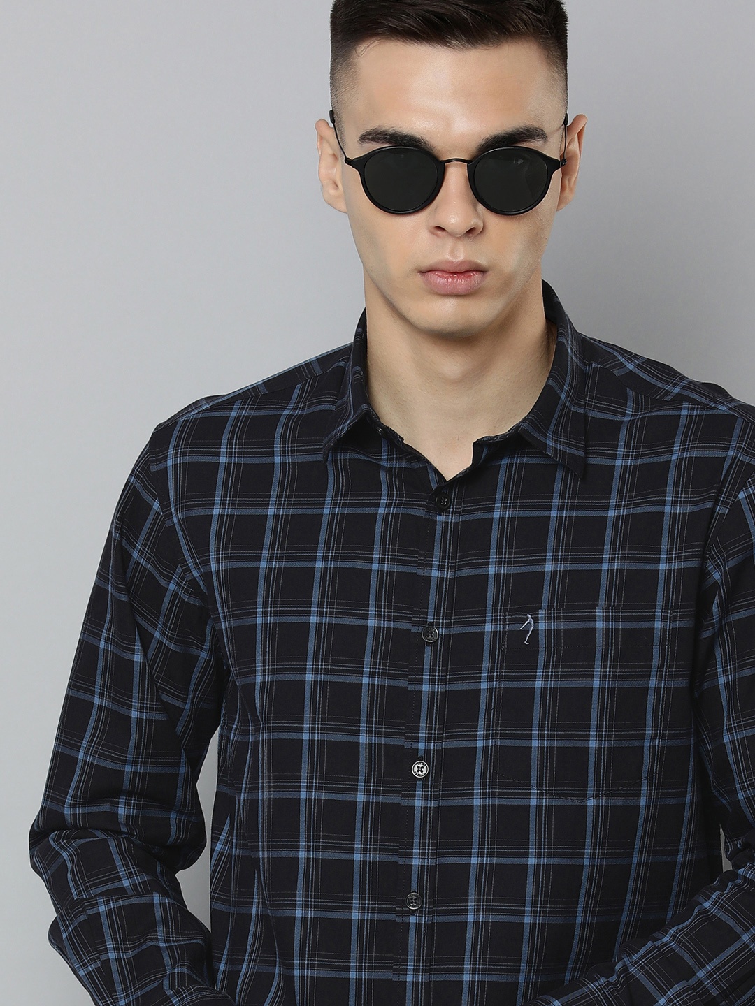 Indian Terrain Men Chiseled Slim Fit Tartan Checked Pure Cotton Casual Shirt, Navy blue
Indian Terrain Men Chiseled Slim Fit Tartan Checked Pure Cotton Casual Shirt, Navy blue