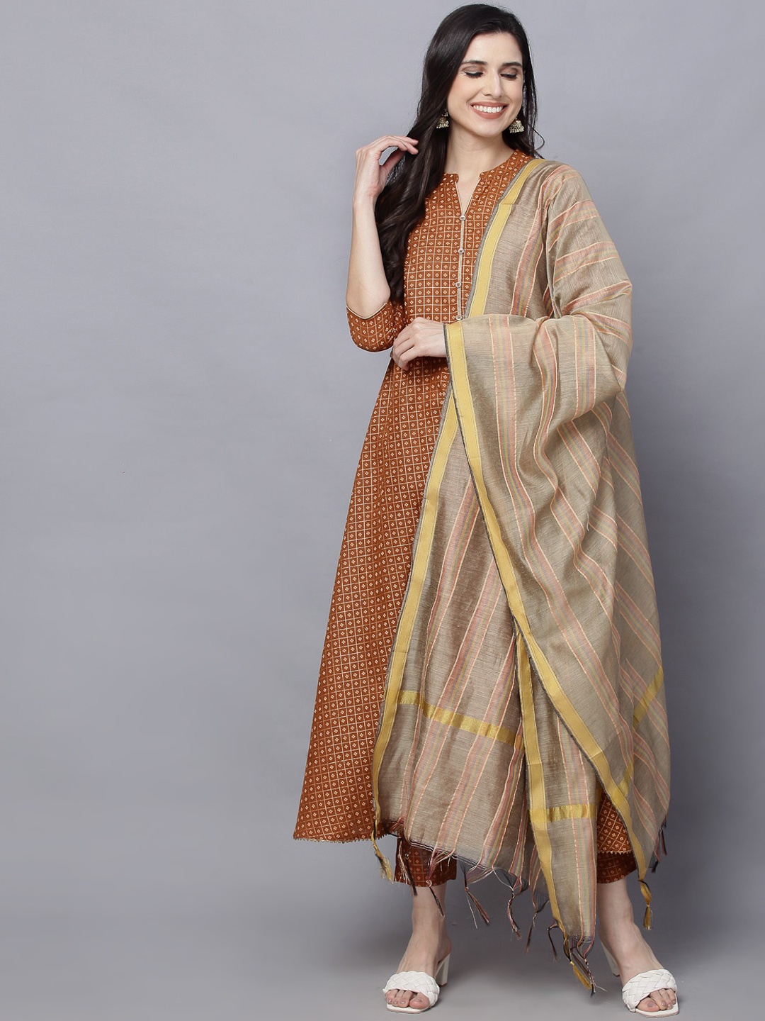 HERE&NOW Women Brown Ethnic Motifs Printed Pure Cotton Kurta with Trousers & With Dupatta
HERE&NOW Women Brown Ethnic Motifs Printed Pure Cotton Kurta with Trousers & With Dupatta