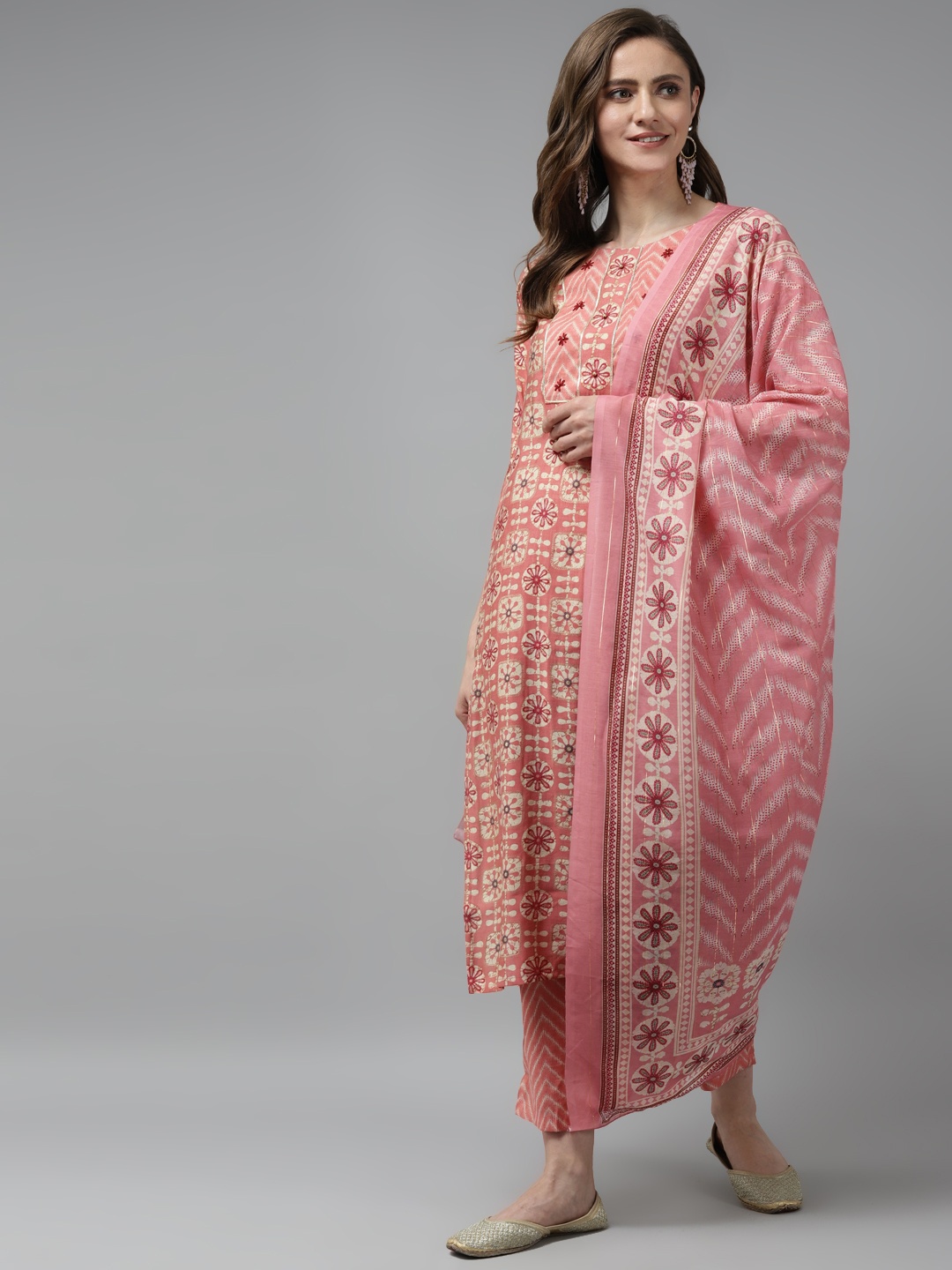 Yufta Women Peach-Coloured Ethnic Motifs Printed Gotta Patti Kurta with Trousers & With Dupatta
Yufta Women Peach-Coloured Ethnic Motifs Printed Gotta Patti Kurta with Trousers & With Dupatta