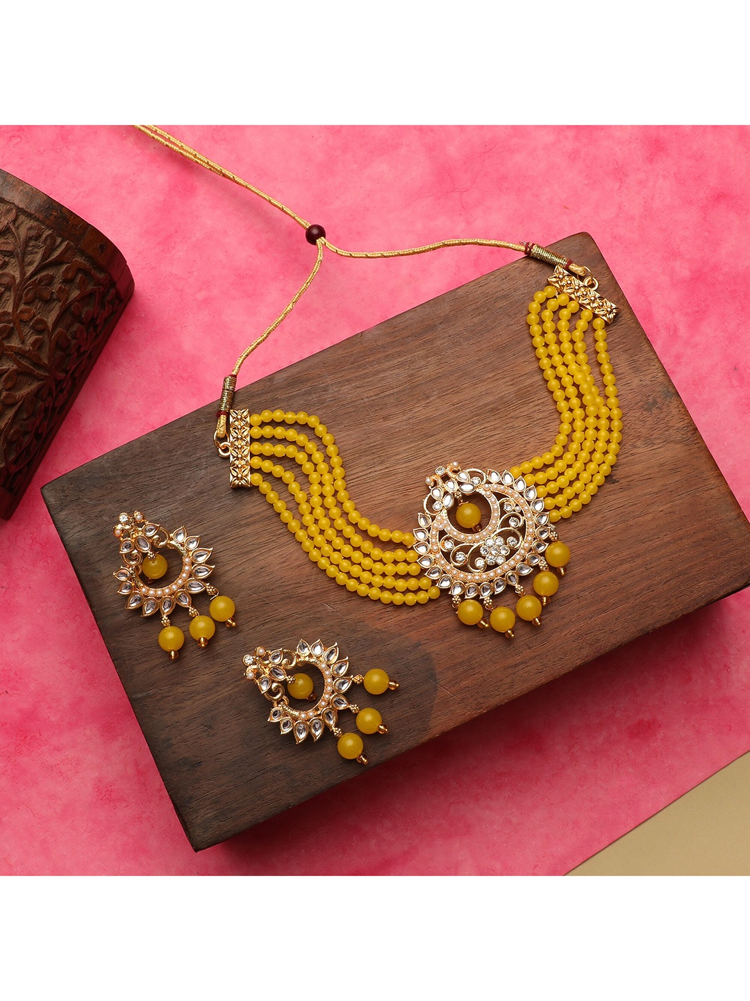 ZaffreCollections Women Yellow & White Gold-Plated Stone Studded & Beaded Jewellery Set
ZaffreCollections Women Yellow & White Gold-Plated Stone Studded & Beaded Jewellery Set