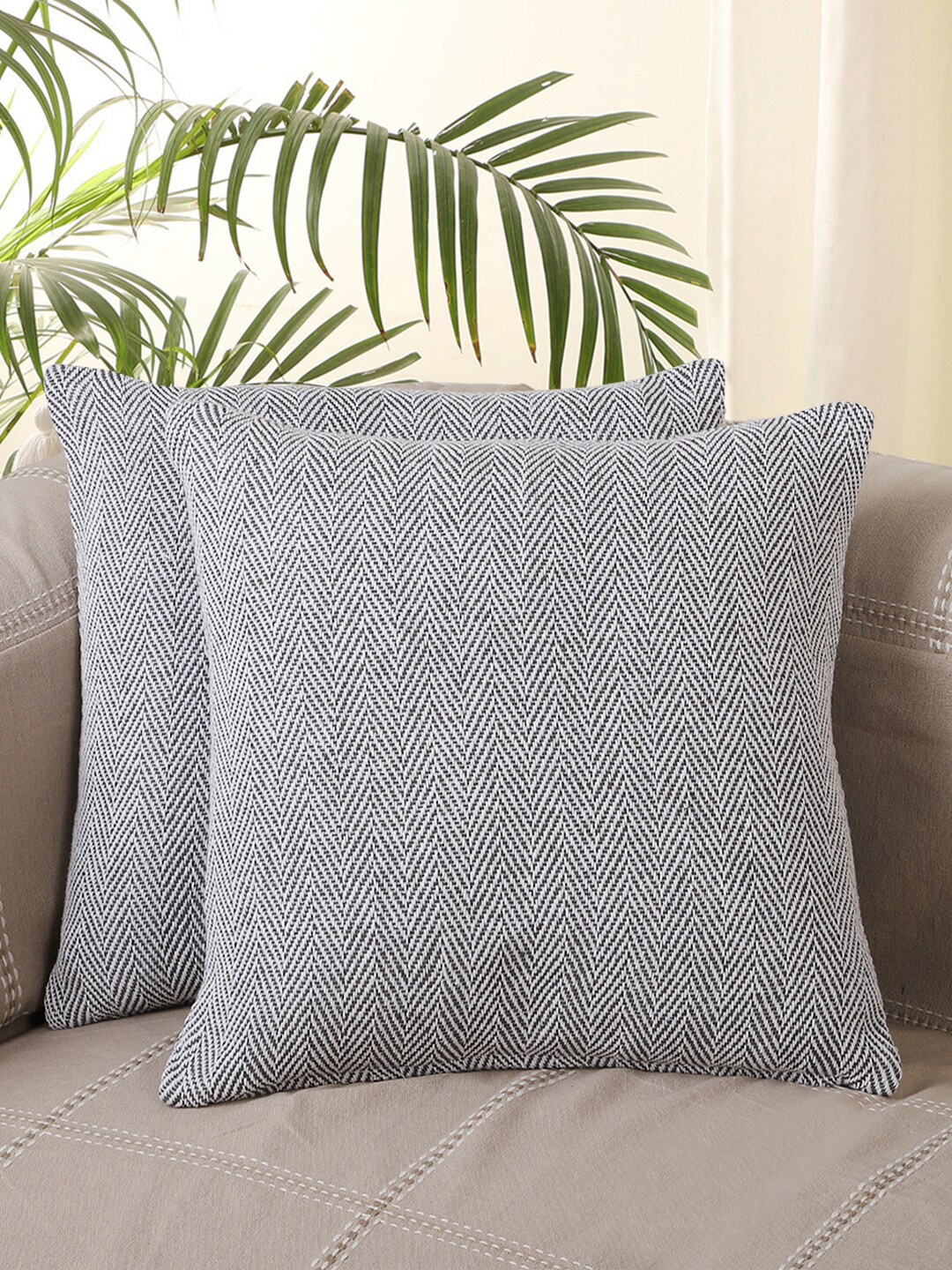 Jamio Firati Plain Black & White Zigzag Desgin 100% Cotton Set of 2 Cushion Covers, Beige
Jamio Firati Plain Black & White Zigzag Desgin 100% Cotton Set of 2 Cushion Covers, Beige