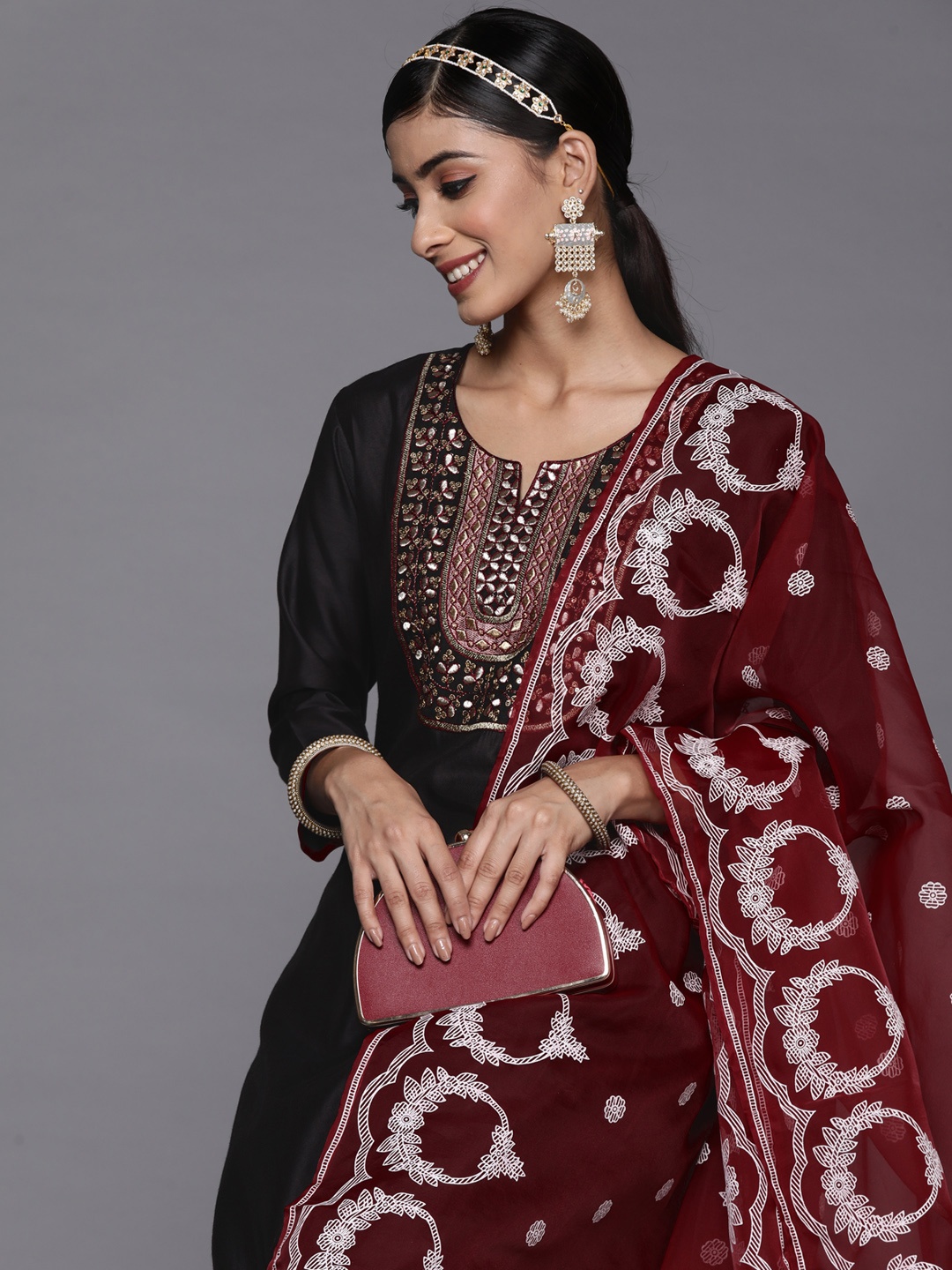 Indo Era Women Black Floral Embroidered Sequinned Liva Kurta with Trousers & With Dupatta
Indo Era Women Black Floral Embroidered Sequinned Liva Kurta with Trousers & With Dupatta