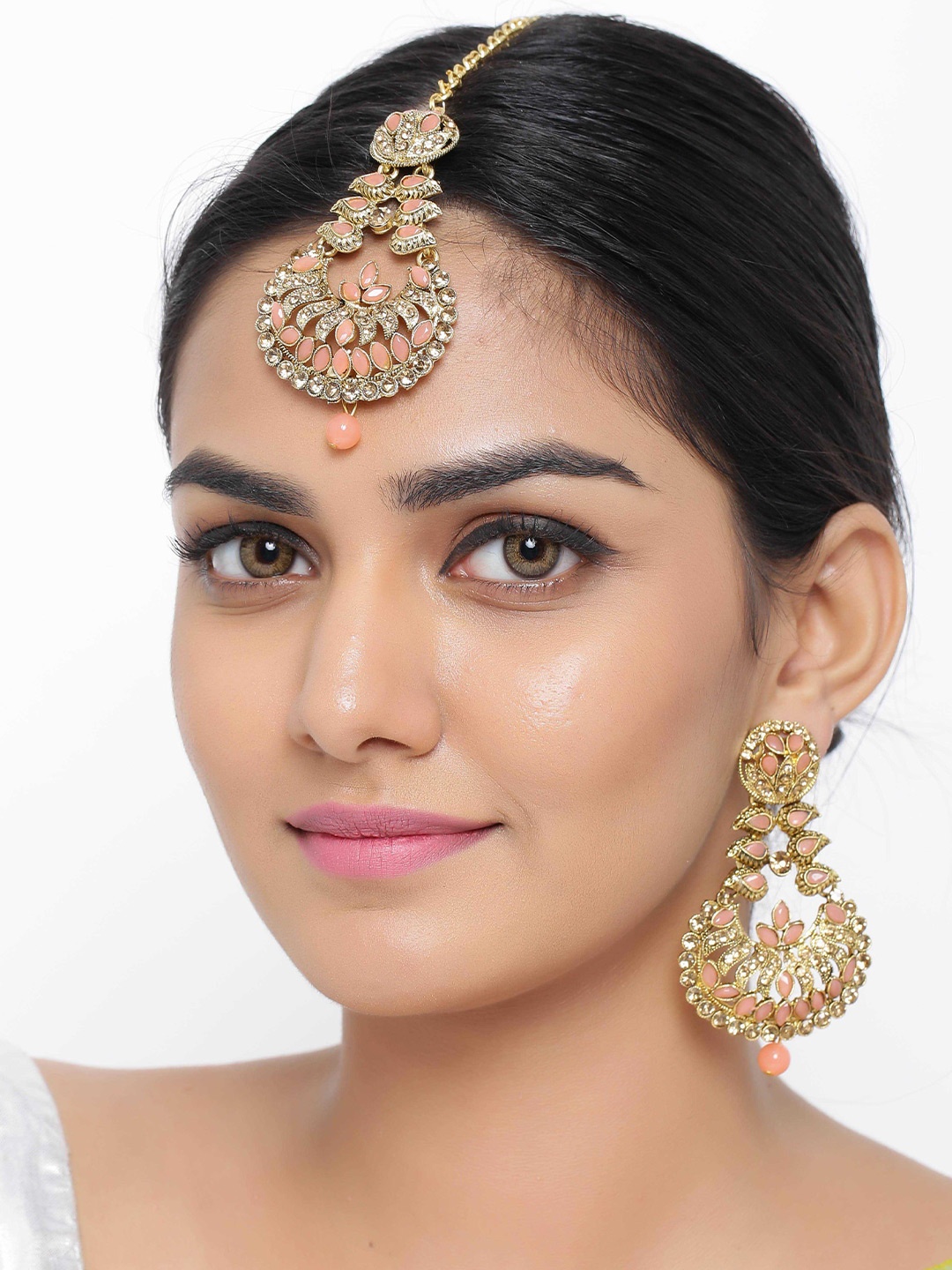 Sanjog Gold-Plated Peach Colored Kundan-Studded & Beaded Maang Tikka with Earring Set
Sanjog Gold-Plated Peach Colored Kundan-Studded & Beaded Maang Tikka with Earring Set