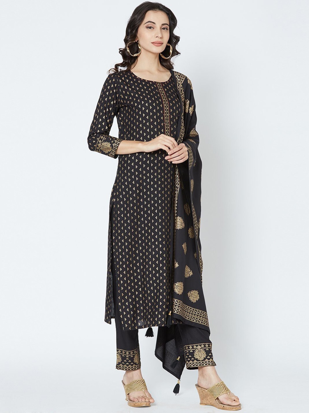 Collection Rj23 Women Black Ethnic Motifs Printed Kurta with Trousers & With Dupatta
Collection Rj23 Women Black Ethnic Motifs Printed Kurta with Trousers & With Dupatta