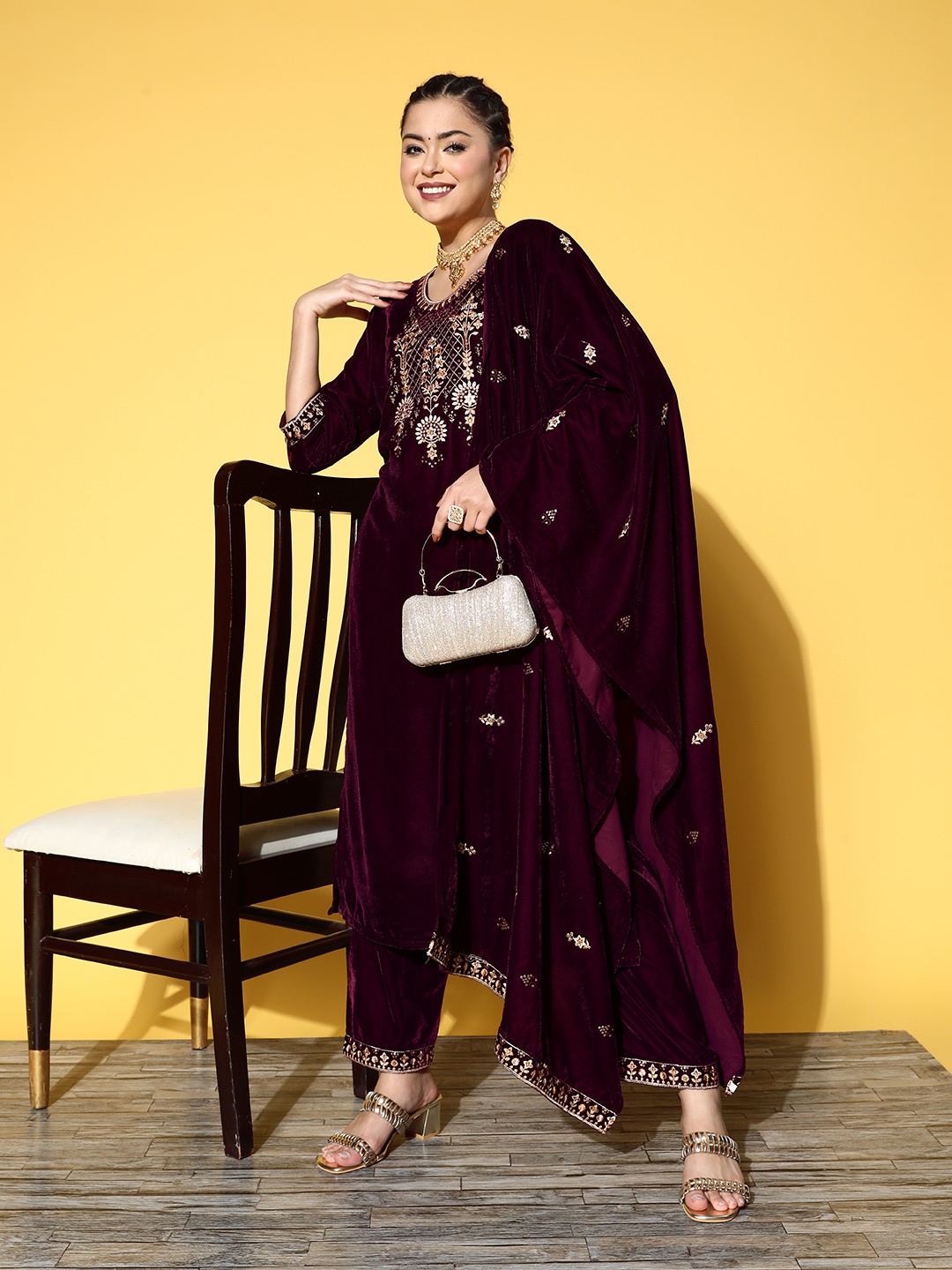 Varanga Embroidered Velvet winter Kurta with Trousers & Embroidered Dupatta, Burgundy
Varanga Embroidered Velvet winter Kurta with Trousers & Embroidered Dupatta, Burgundy