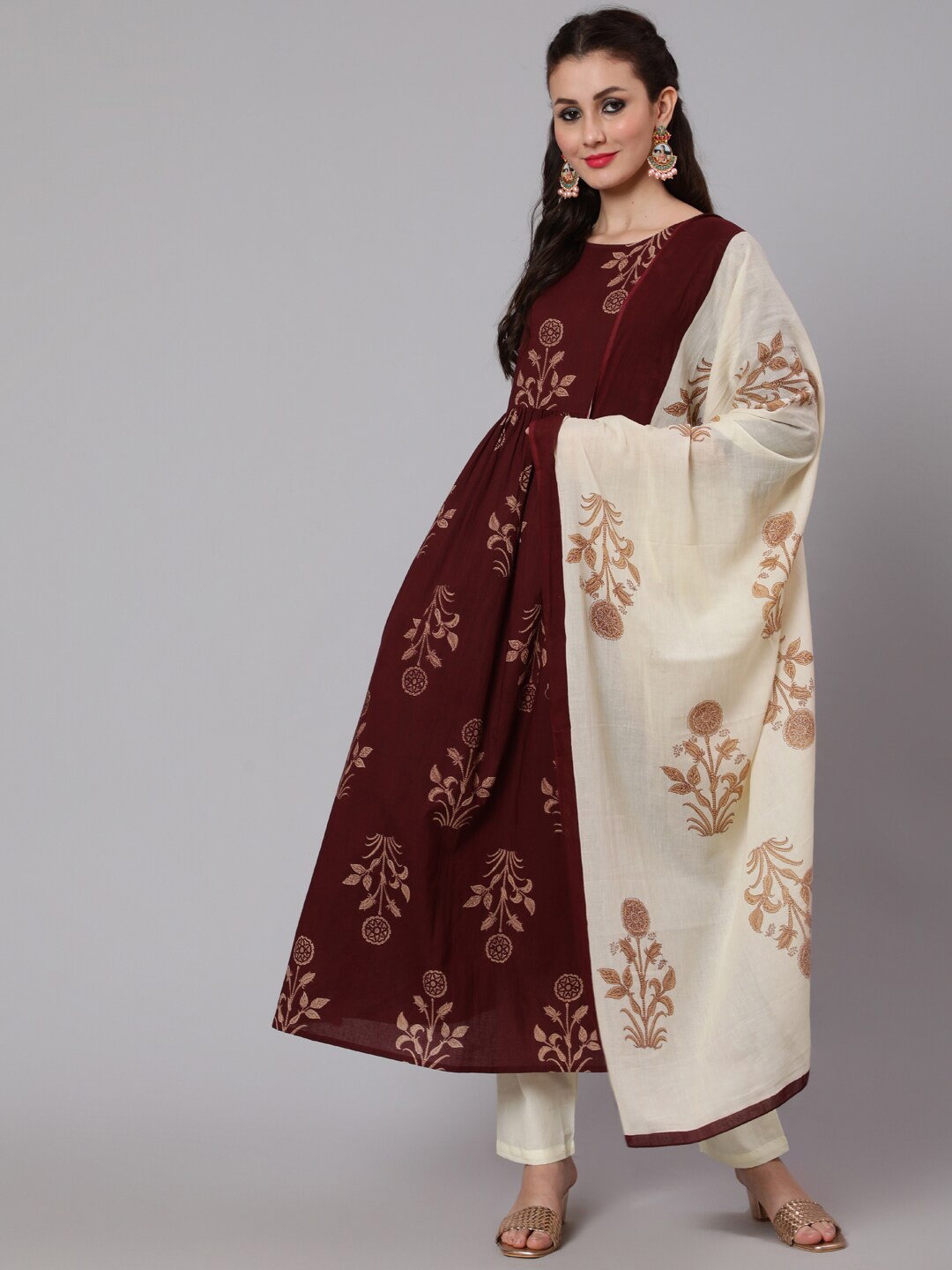 Nayo Women Brown Ethnic Motifs Printed Empire Pure Cotton Kurta with Trousers & Dupatta
Nayo Women Brown Ethnic Motifs Printed Empire Pure Cotton Kurta with Trousers & Dupatta