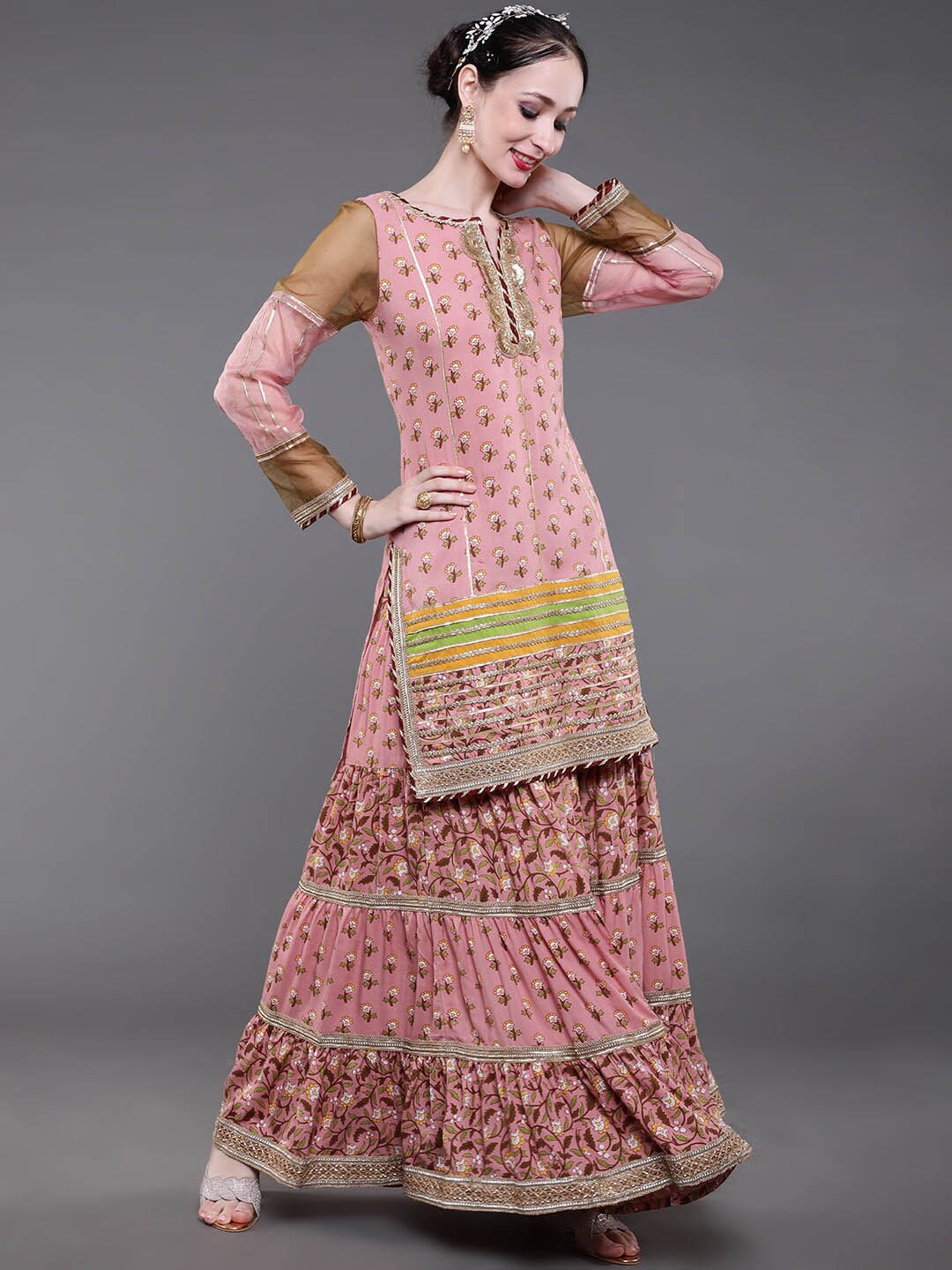saubhagya Women Mauve Floral Printed Kurta with Skirt & With Dupatta & Potali Bag
saubhagya Women Mauve Floral Printed Kurta with Skirt & With Dupatta & Potali Bag