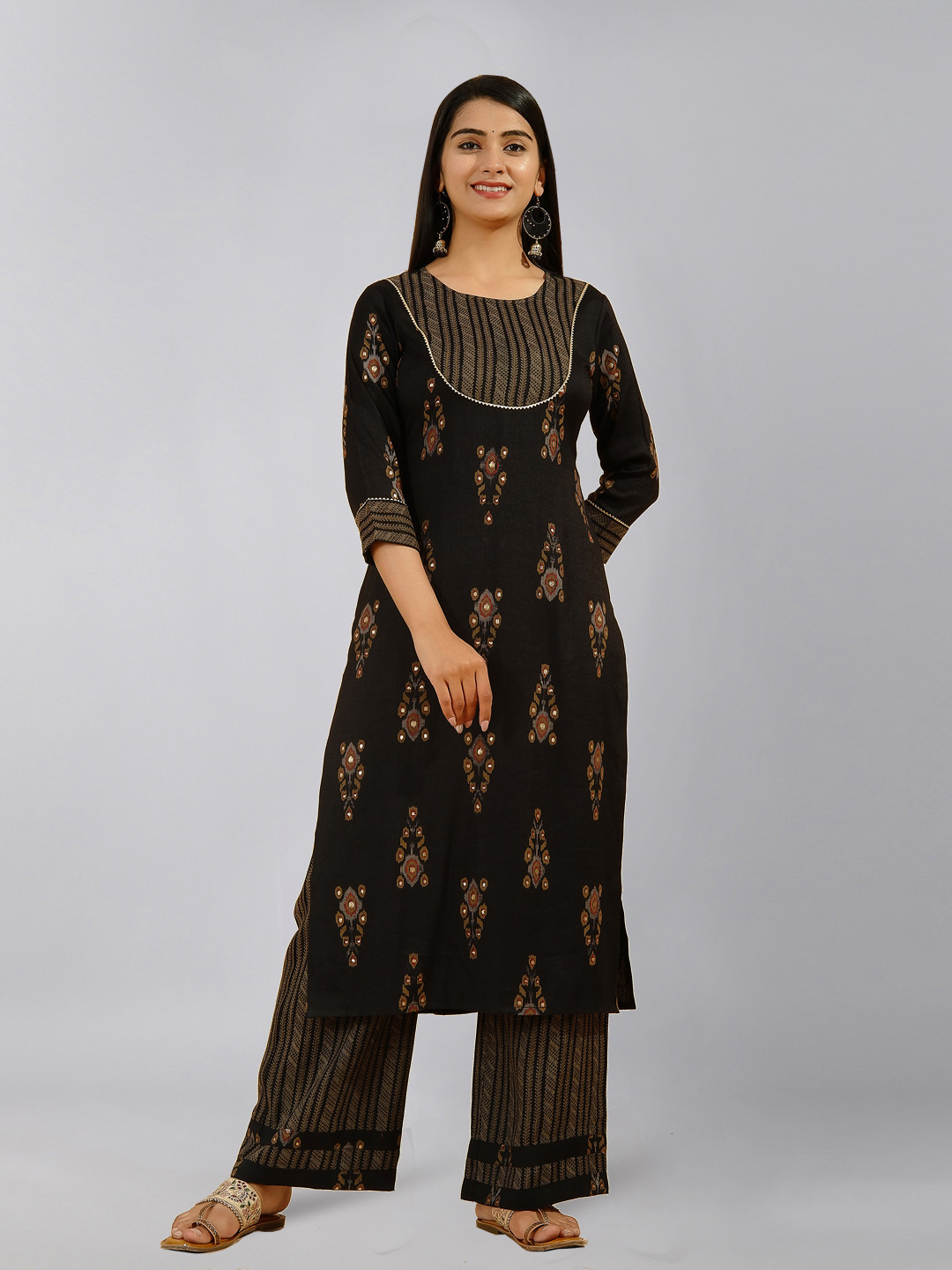 kipek Women Black Ethnic Motifs Printed Gotta Patti Kurta with Palazzo Set 
kipek Women Black Ethnic Motifs Printed Gotta Patti Kurta with Palazzo Set