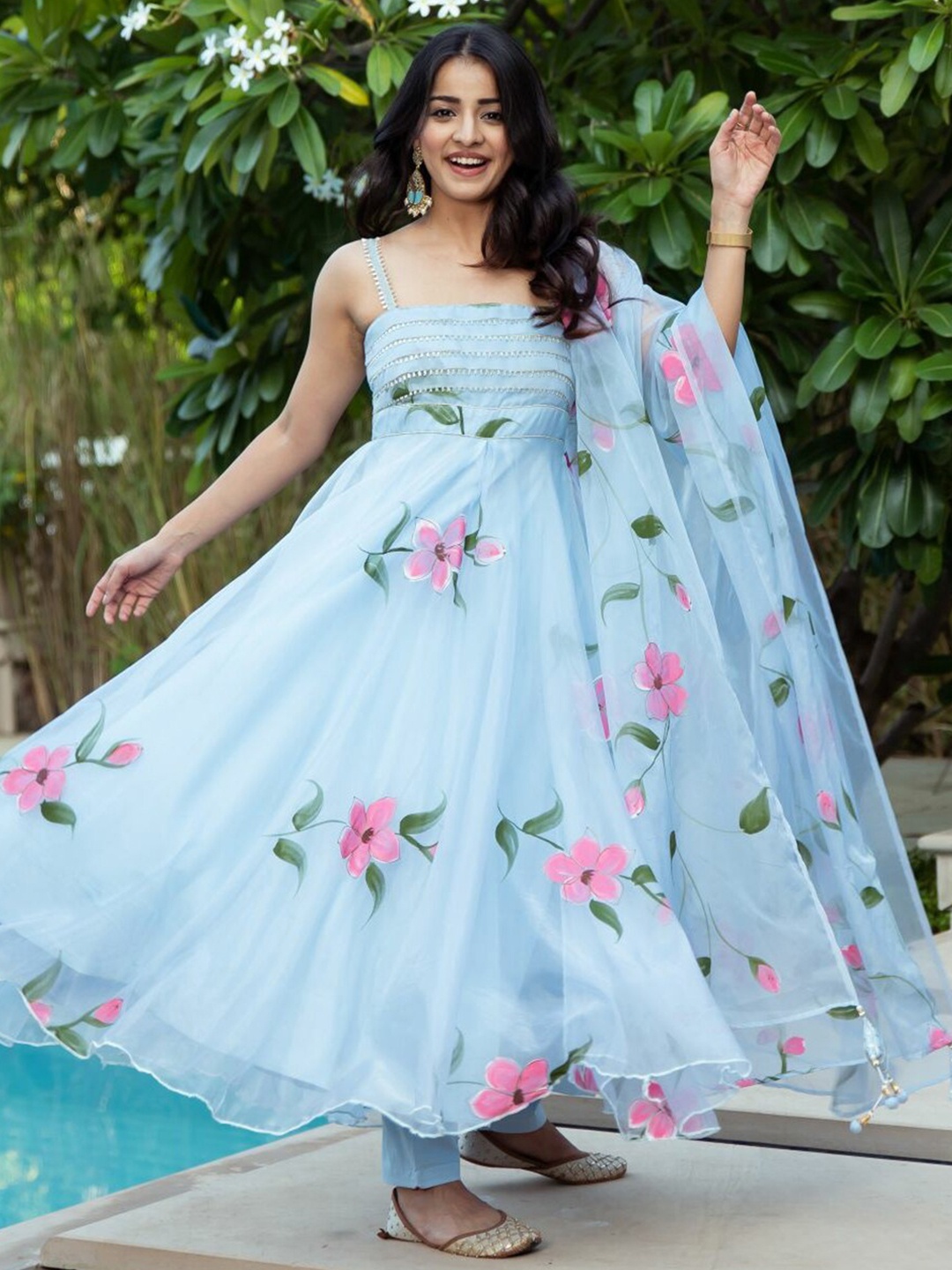 Lavanya The Label Women Blue Floral Printed Empire Kurta with Trousers & With Dupatta
Lavanya The Label Women Blue Floral Printed Empire Kurta with Trousers & With Dupatta