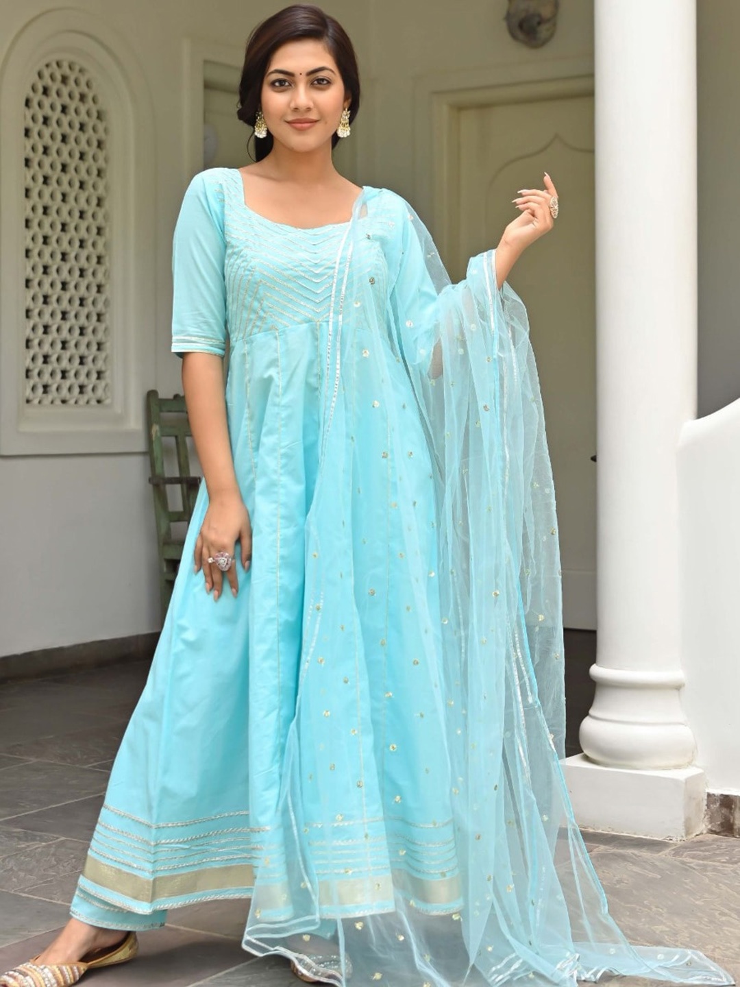 Lavanya The Label Women Blue Anarkali Pure Cotton Kurta with Trousers & With Dupatta
Lavanya The Label Women Blue Anarkali Pure Cotton Kurta with Trousers & With Dupatta