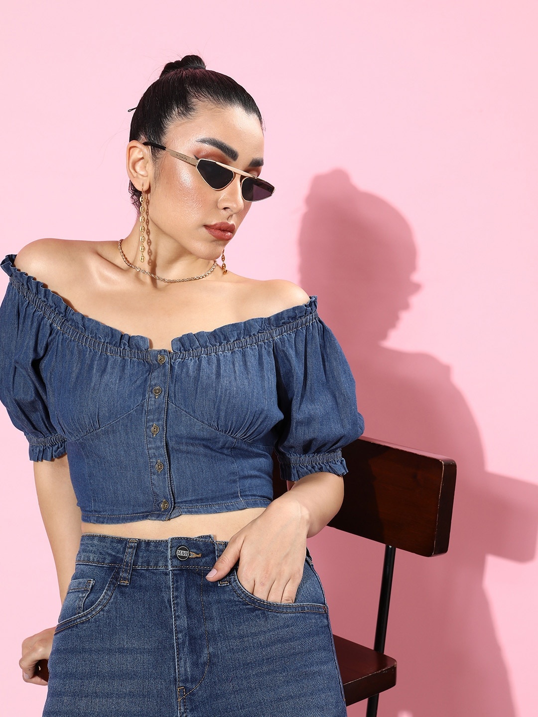 Roadster Women Mighty Blue Bustier Crop Off-Shoulder Smocked Pure Cotton Denim Crop Top
Roadster Women Mighty Blue Bustier Crop Off-Shoulder Smocked Pure Cotton Denim Crop Top