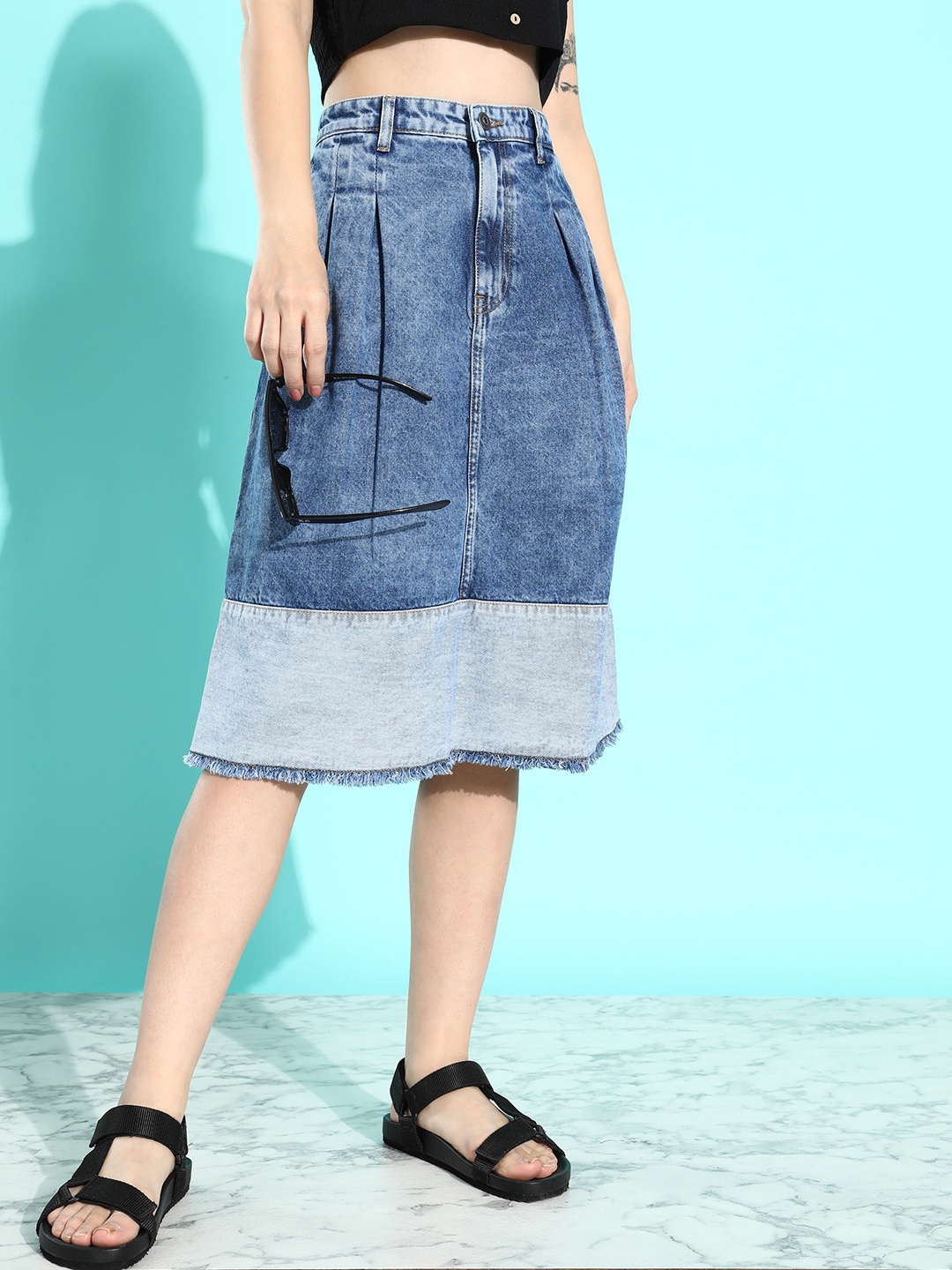 The Roadster Life Co. Classic Blue Cold Crush Block & Patch Pure Cotton A-Line Denim Skirt
The Roadster Life Co. Classic Blue Cold Crush Block & Patch Pure Cotton A-Line Denim Skirt