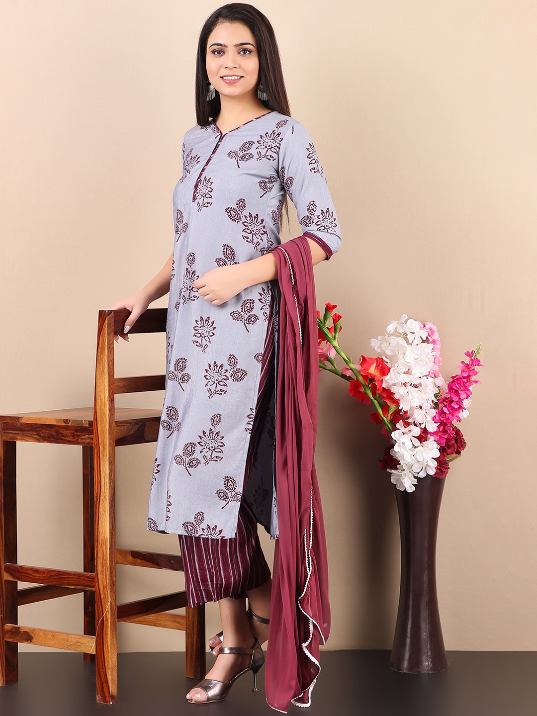 V TRADITION Women Blue Ethnic Motifs Printed Kurta with Palazzos & With Dupatta
V TRADITION Women Blue Ethnic Motifs Printed Kurta with Palazzos & With Dupatta