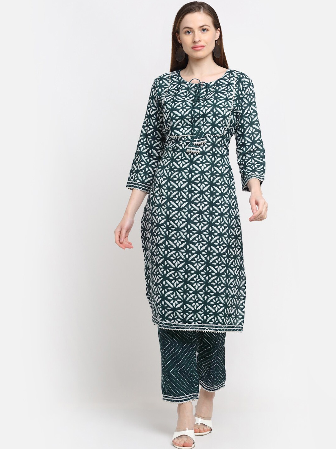 Assamica Women Green Ethnic Motifs Printed Gotta Patti Pure Cotton Kurta with Trousers
Assamica Women Green Ethnic Motifs Printed Gotta Patti Pure Cotton Kurta with Trousers