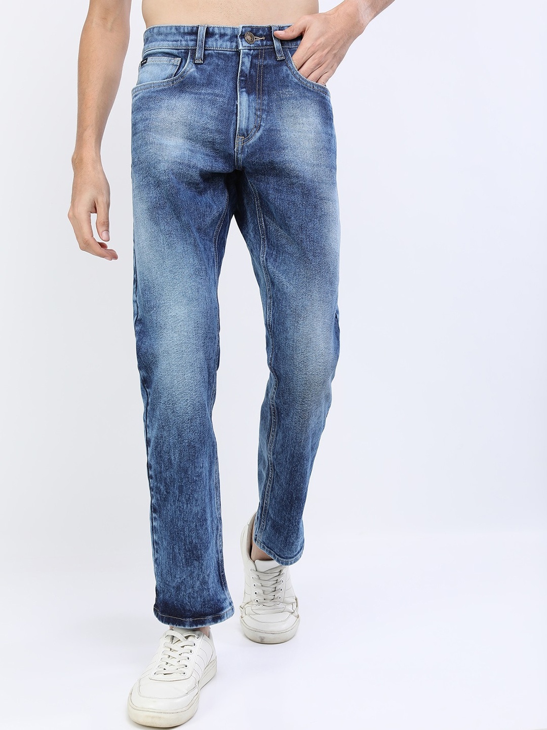HIGHLANDER Men Blue Straight Fit Low Distress Heavy Fade Stretchable Jeans
HIGHLANDER Men Blue Straight Fit Low Distress Heavy Fade Stretchable Jeans