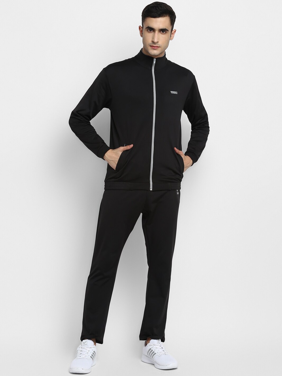 Yuuki Men Black Solid Tracksuits