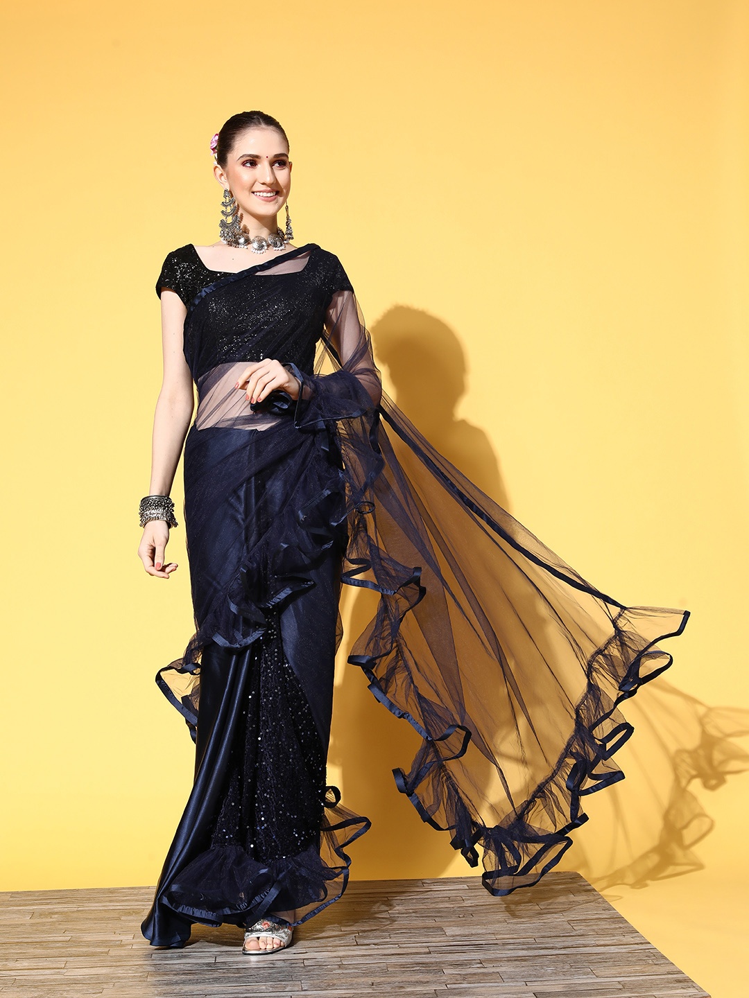 Tikhi Imli Woman Sequinned Velvet Saree, Navy blue