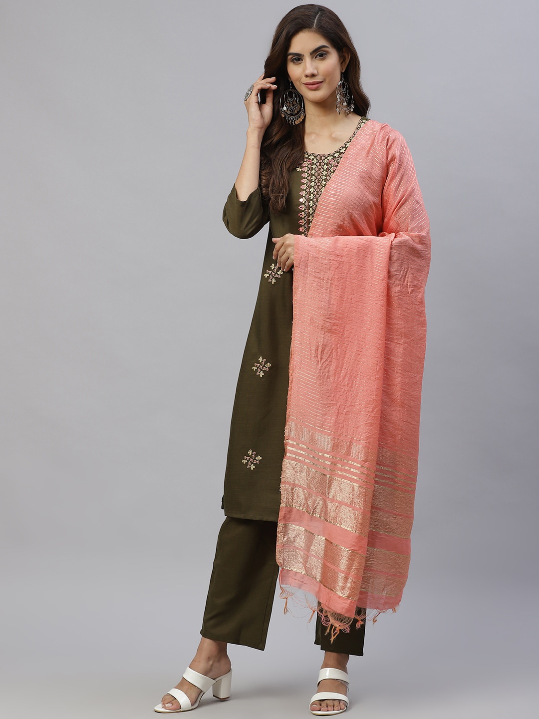 SWAGG INDIA Women Olive Green Floral Embroidered Empire Kurta with Trousers & With Dupatta
SWAGG INDIA Women Olive Green Floral Embroidered Empire Kurta with Trousers & With Dupatta