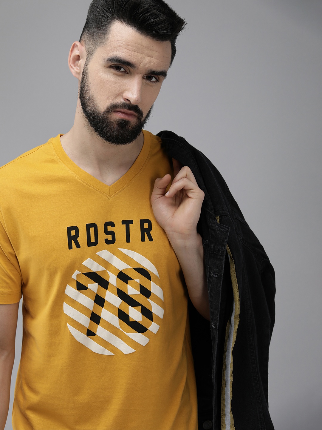 Roadster Men Mustard Yellow & Black Brand Logo Printed V-Neck Pure Cotton T-shirt
Roadster Men Mustard Yellow & Black Brand Logo Printed V-Neck Pure Cotton T-shirt