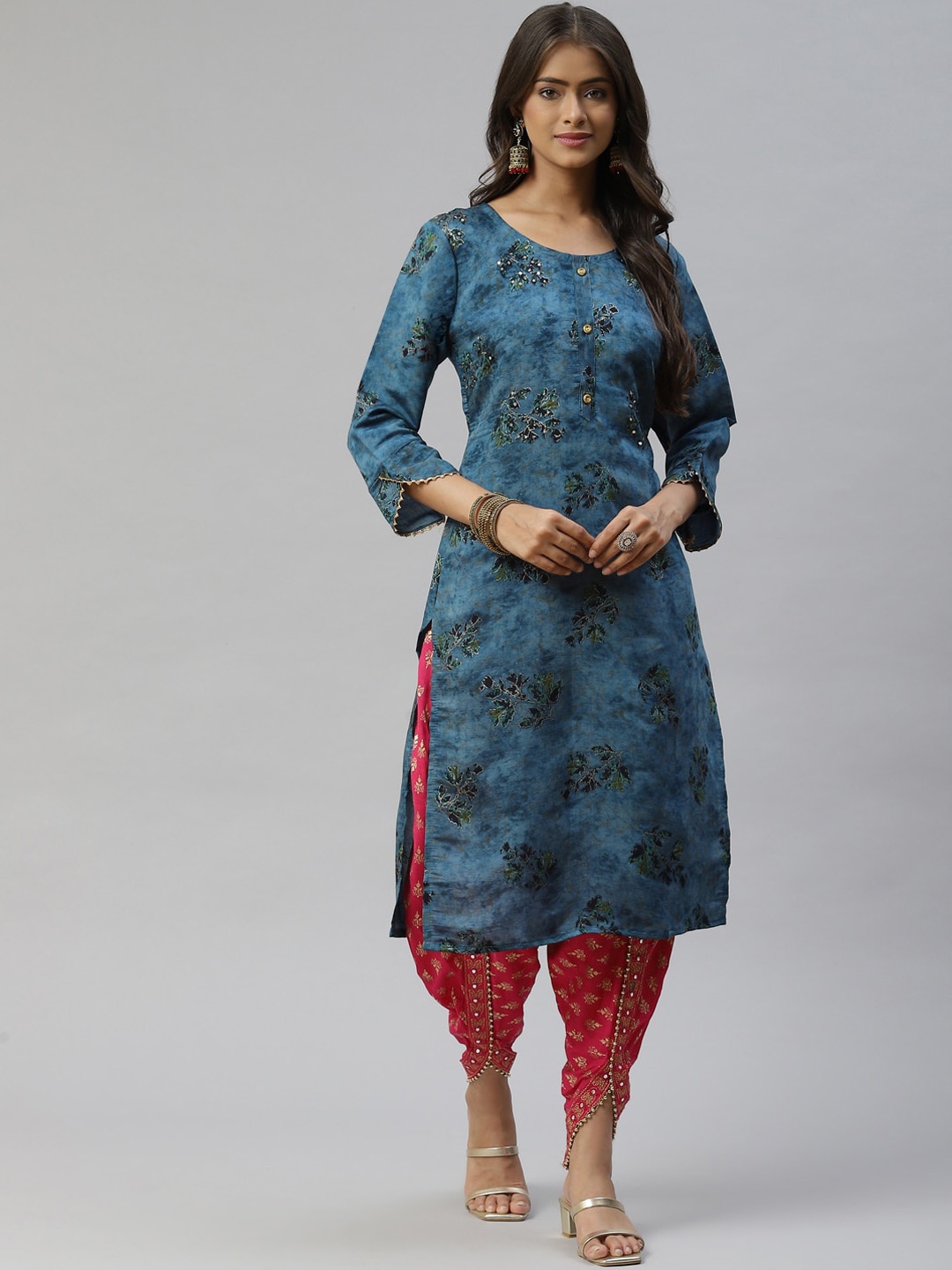 Aarika Women Blue Floral Printed Handloom Kurta