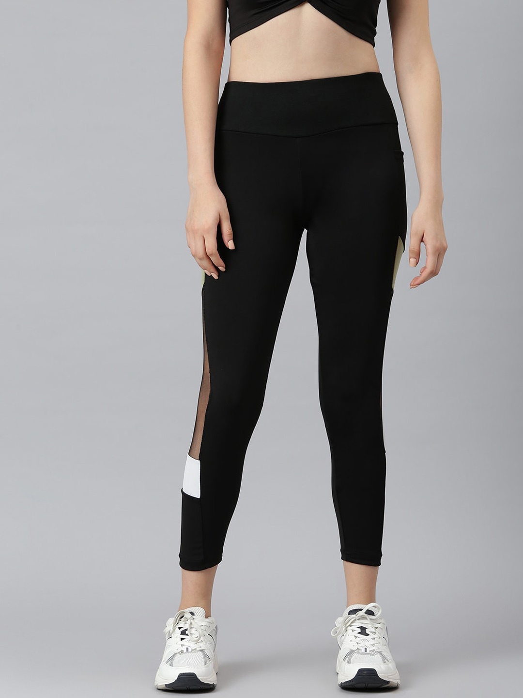 Aarika Women Black Solid Slim-Fit Tights