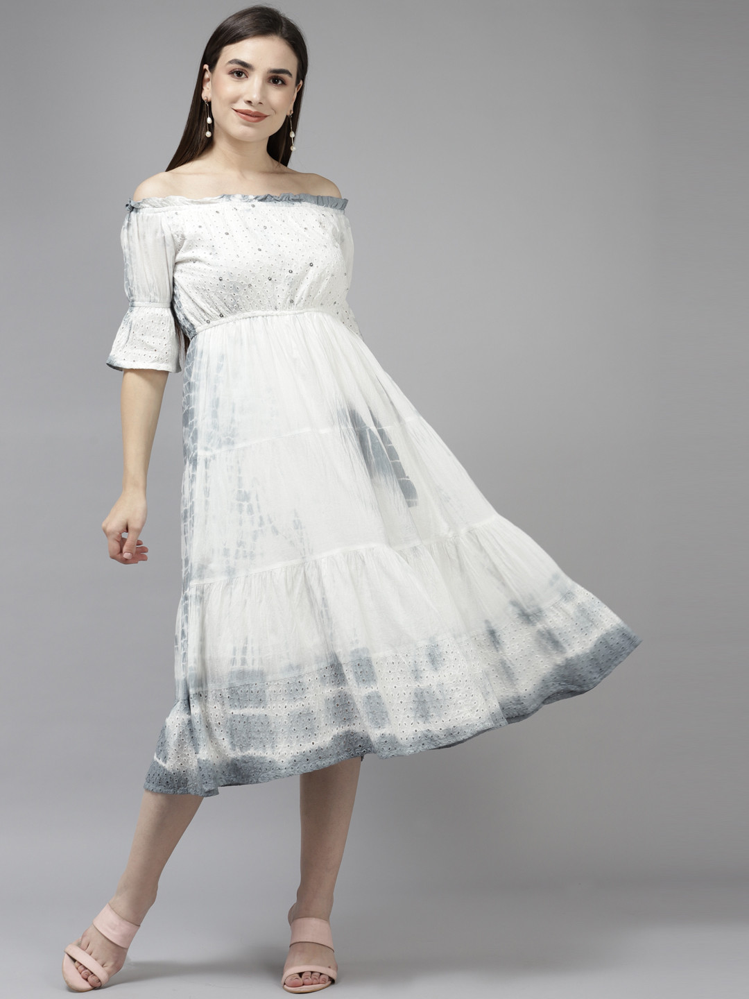 Amirah s White & Grey Tie & Dye Print Midi Dress
Amirah s White & Grey Tie & Dye Print Midi Dress