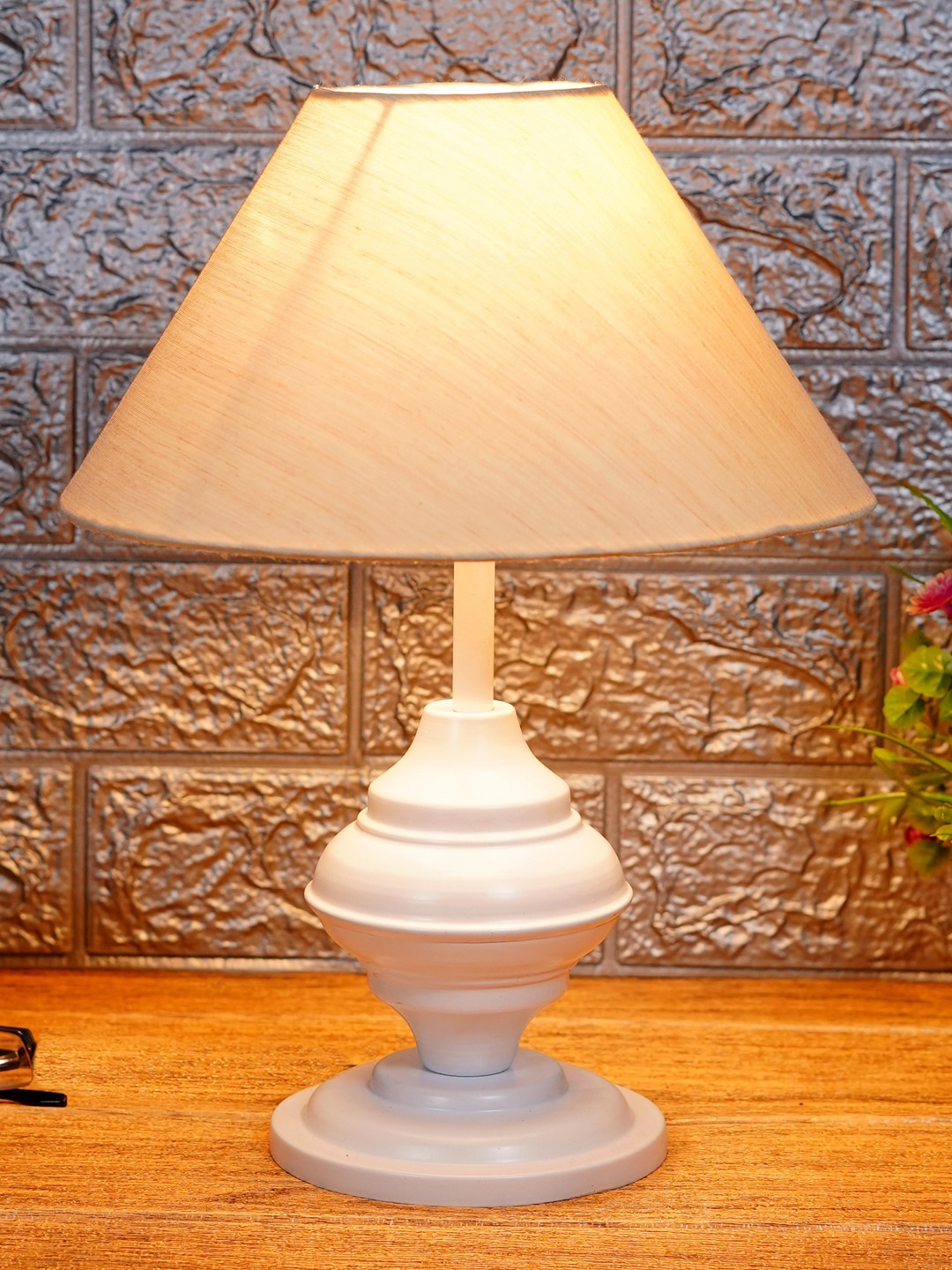foziq White & Cream Solid Table Lamps