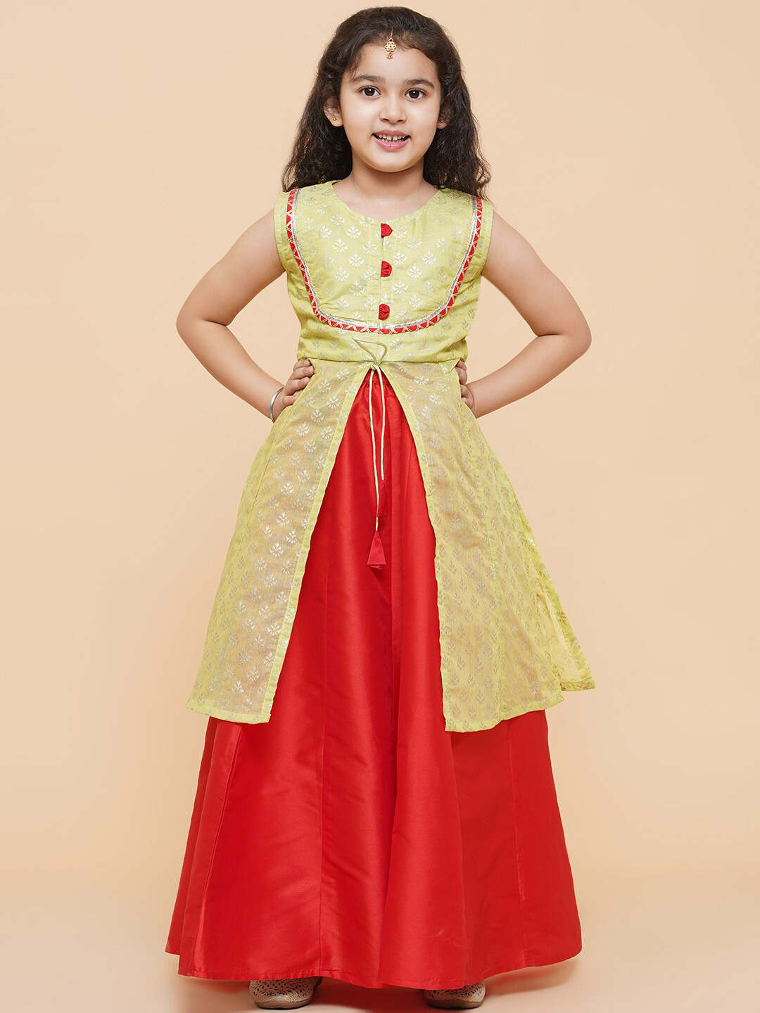 Bitiya by Bhama Girls Lime Green & Red Printed Foil Print Ready to Wear Lehenga &
Bitiya by Bhama Girls Lime Green & Red Printed Foil Print Ready to Wear Lehenga &