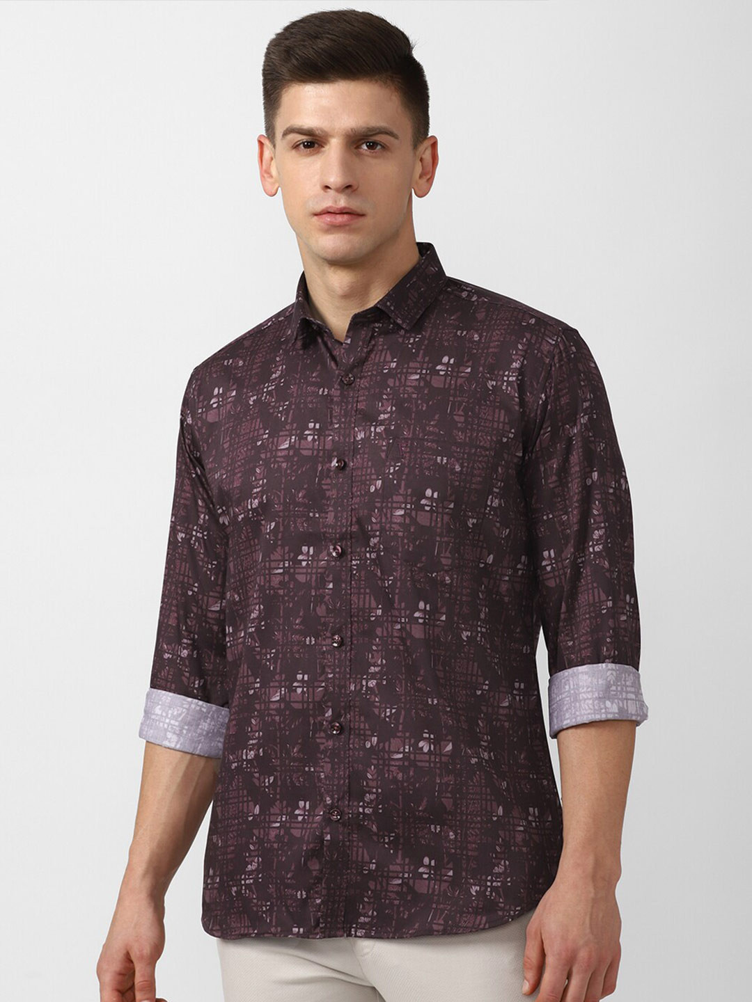 V Dot Men Brown Geometric Print Slim Fit Cotton Casual Shirt 
V Dot Men Brown Geometric Print Slim Fit Cotton Casual Shirt