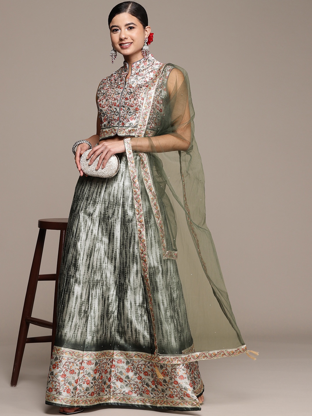SAARYA Grey Ethnic Motifs Printed Sequinned Ready to Wear Lehenga & Blouse With Dupatta
SAARYA Grey Ethnic Motifs Printed Sequinned Ready to Wear Lehenga & Blouse With Dupatta
