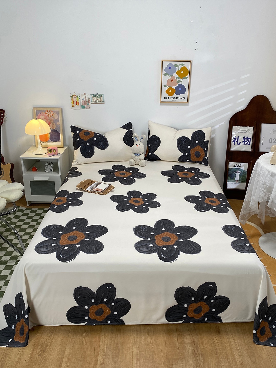 JC Collection White & Brown Floral Printed 144 TC King Bedsheet with 2 Pillow Covers
JC Collection White & Brown Floral Printed 144 TC King Bedsheet with 2 Pillow Covers