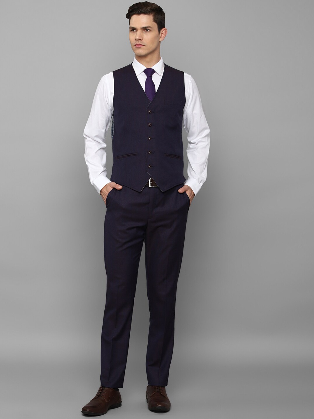 Louis Philippe Men Navy Blue Solid Single-Breasted Slim-Fit 3-Piece Formal Suit Fit
Louis Philippe Men Navy Blue Solid Single-Breasted Slim-Fit 3-Piece Formal Suit Fit