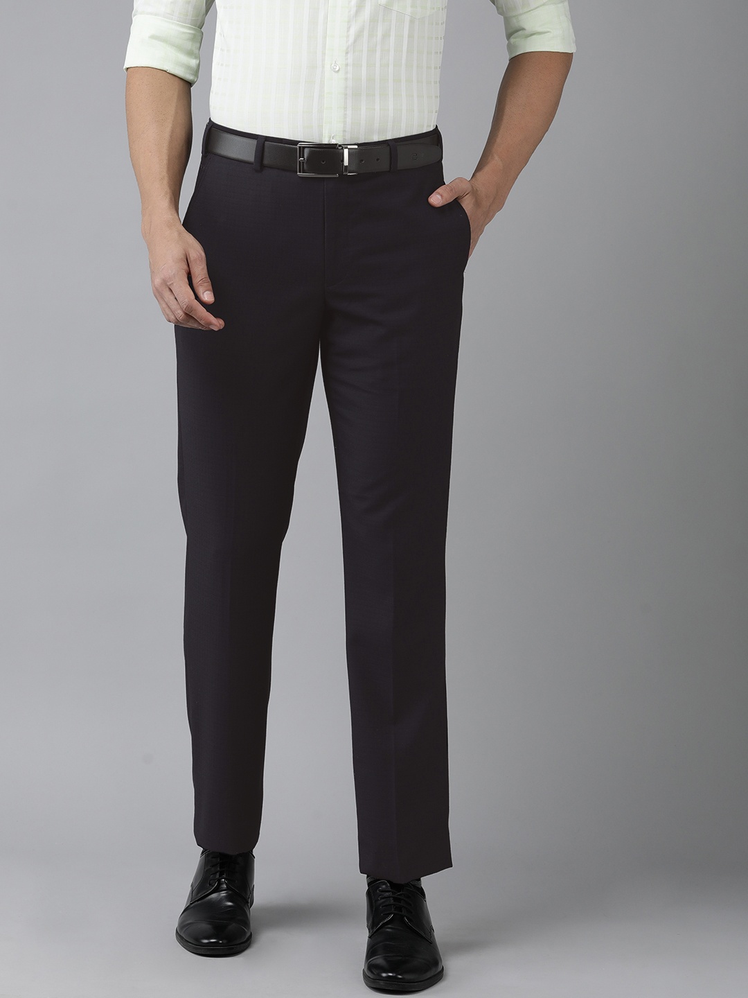 Park Avenue Men Striped Smart Regular Fit Mid-Rise Plain Woven Flat-Front Formal Trousers, Navy blue
Park Avenue Men Striped Smart Regular Fit Mid-Rise Plain Woven Flat-Front Formal Trousers, Navy blue