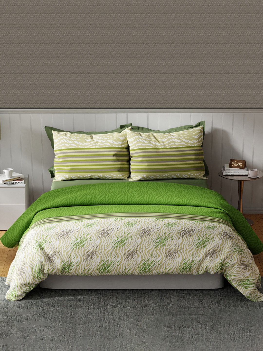 United Colors of Benetton Green & Cream Safari Cotton King Bedsheet with 2 Pillow Covers
United Colors of Benetton Green & Cream Safari Cotton King Bedsheet with 2 Pillow Covers