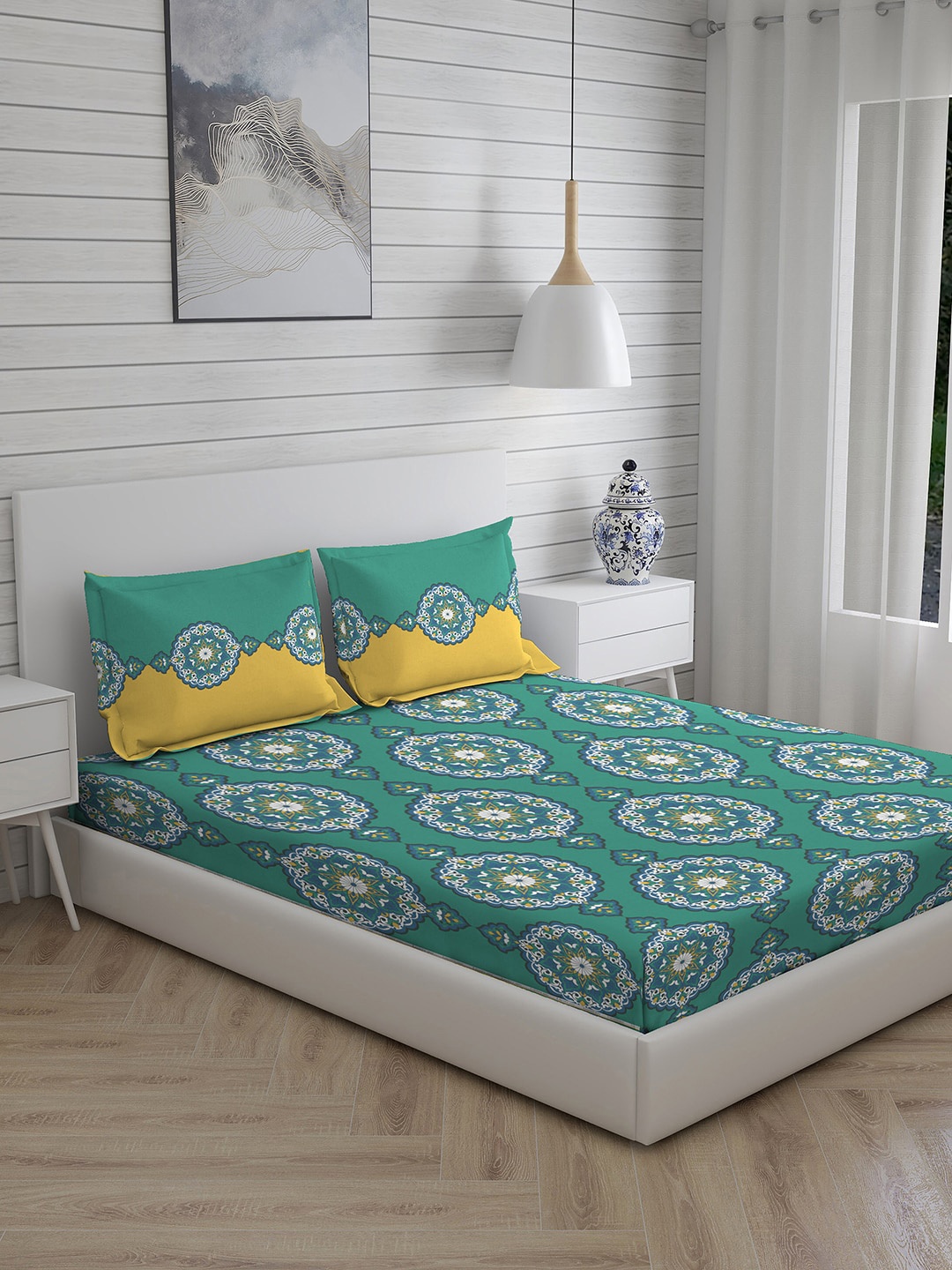 Layers Ethnic Motifs 110 TC Queen Cotton Bedsheet with 2 Pillow Covers, Green