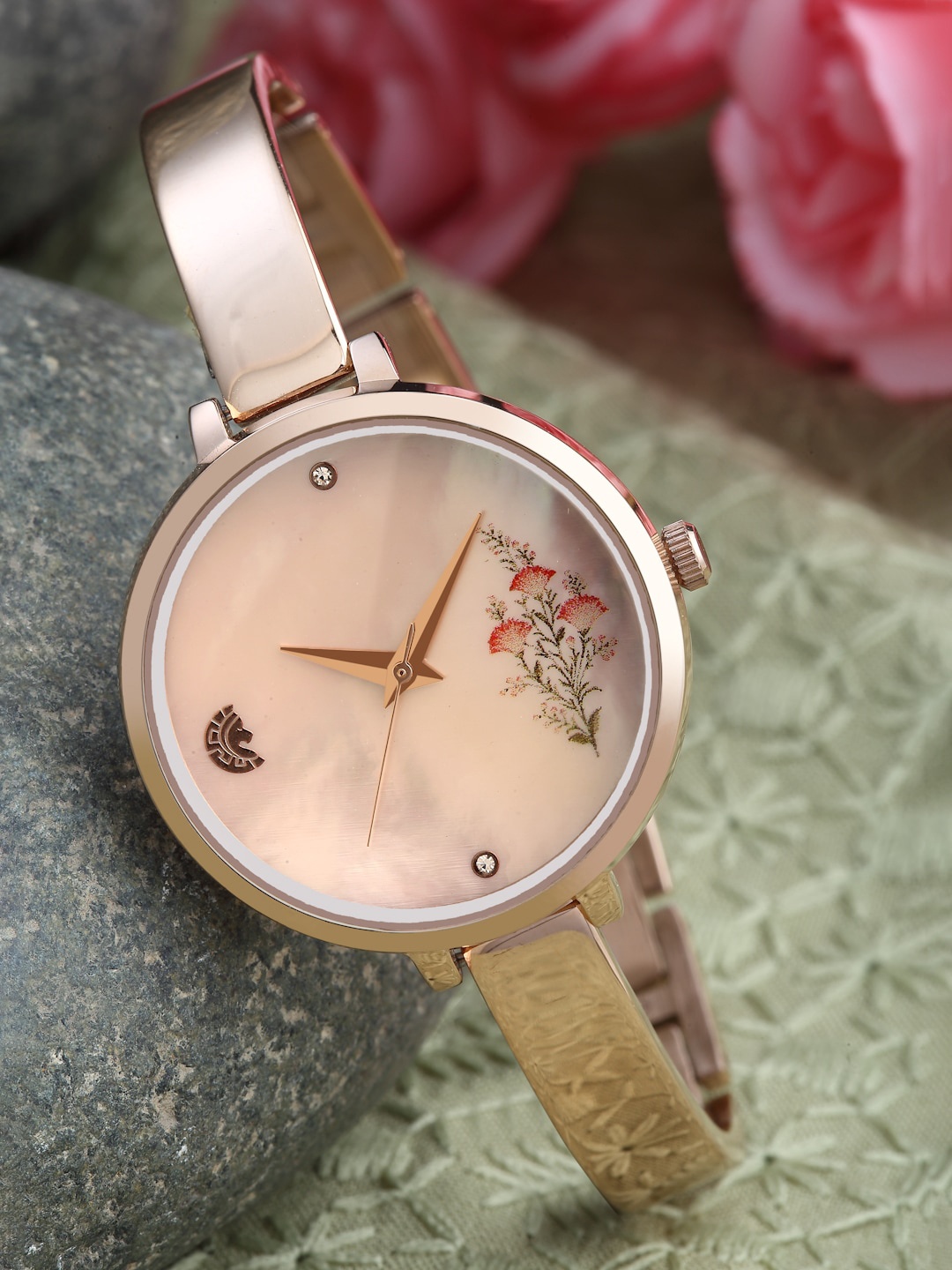 STUDIO ETHENO Women Brass Printed Dial & Stainless Steel Bracelet Style Analogue Watch, Beige
STUDIO ETHENO Women Brass Printed Dial & Stainless Steel Bracelet Style Analogue Watch, Beige