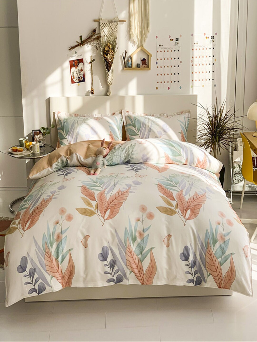 JC Collection White & Green Printed Double King Pure Cotton Bed Covers With 2 Pillow Covers
JC Collection White & Green Printed Double King Pure Cotton Bed Covers With 2 Pillow Covers