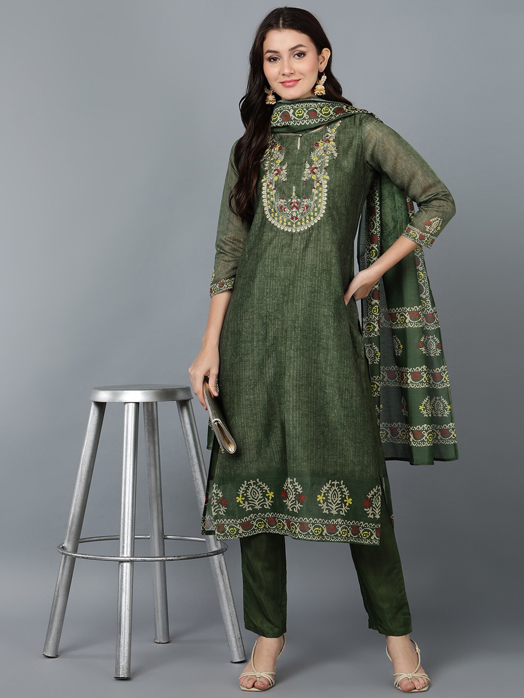 Bani Women Green Ethnic Motifs Printed Chanderi Silk Kurta with Trousers & With Dupatta
Bani Women Green Ethnic Motifs Printed Chanderi Silk Kurta with Trousers & With Dupatta